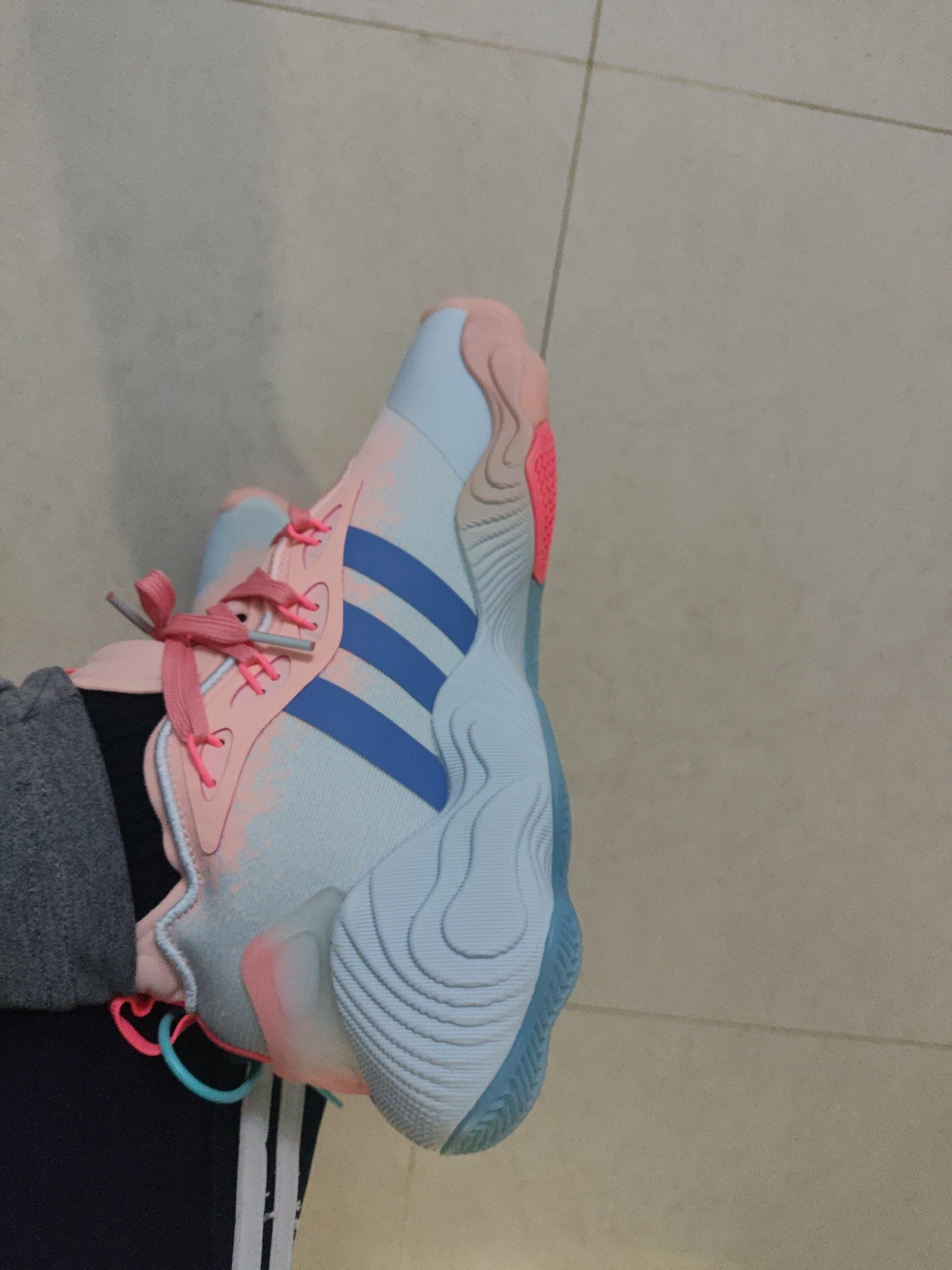 custom review-Adidas Trae Young 3,0 Slip-Resistant Low-Top Баскетбольные Кроссовки Мужские Розовые Синие