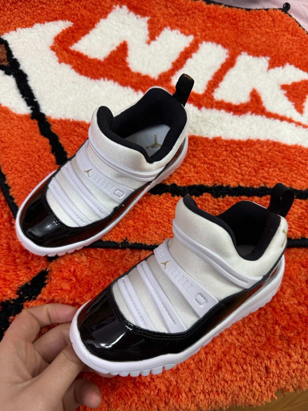 乔丹 男女童鞋aj11篮球鞋一脚蹬休闲学步鞋
