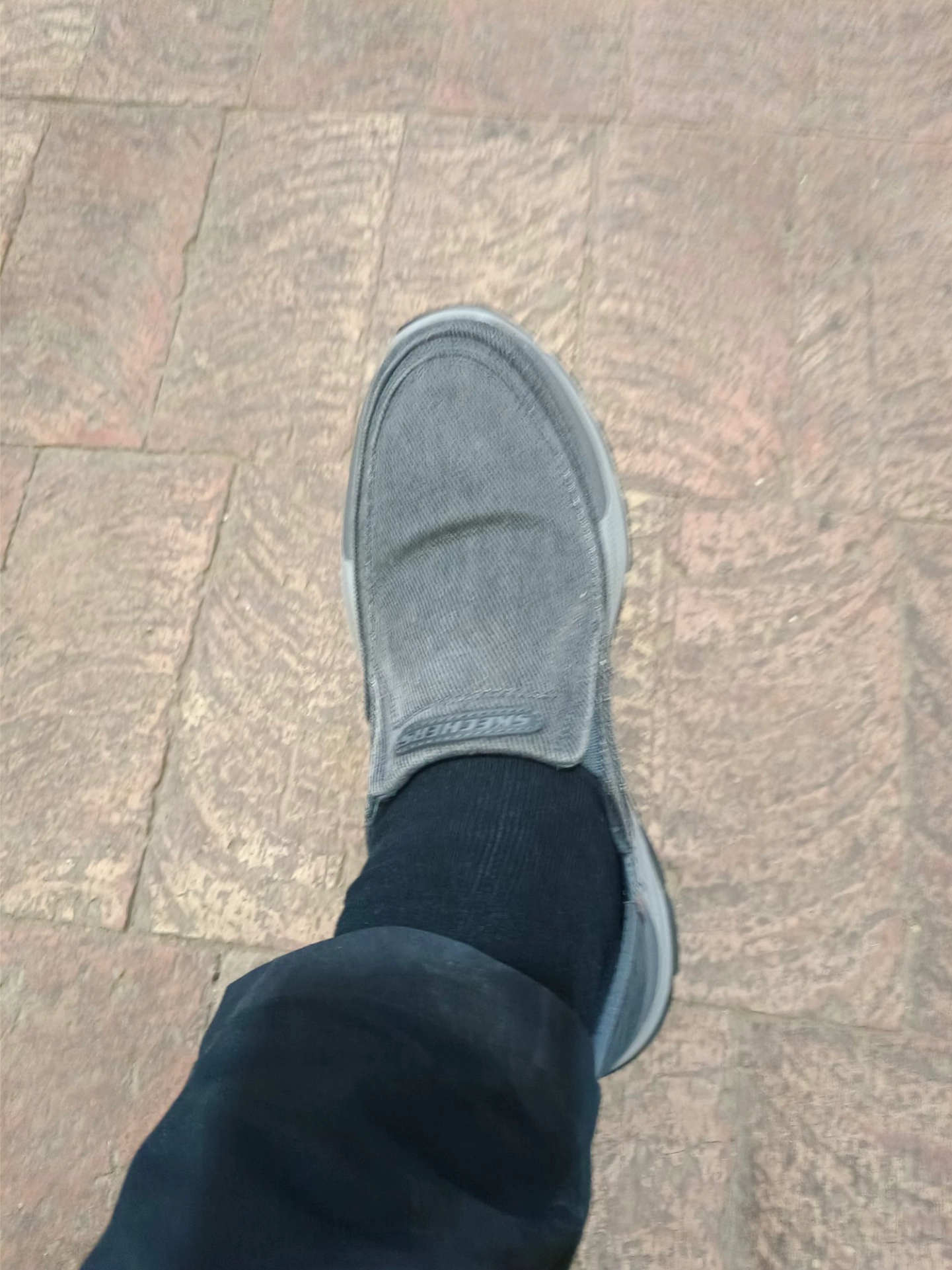 custom review-Skechers Slip Ins Мужская повседневная обувь Мужской Угольный серый