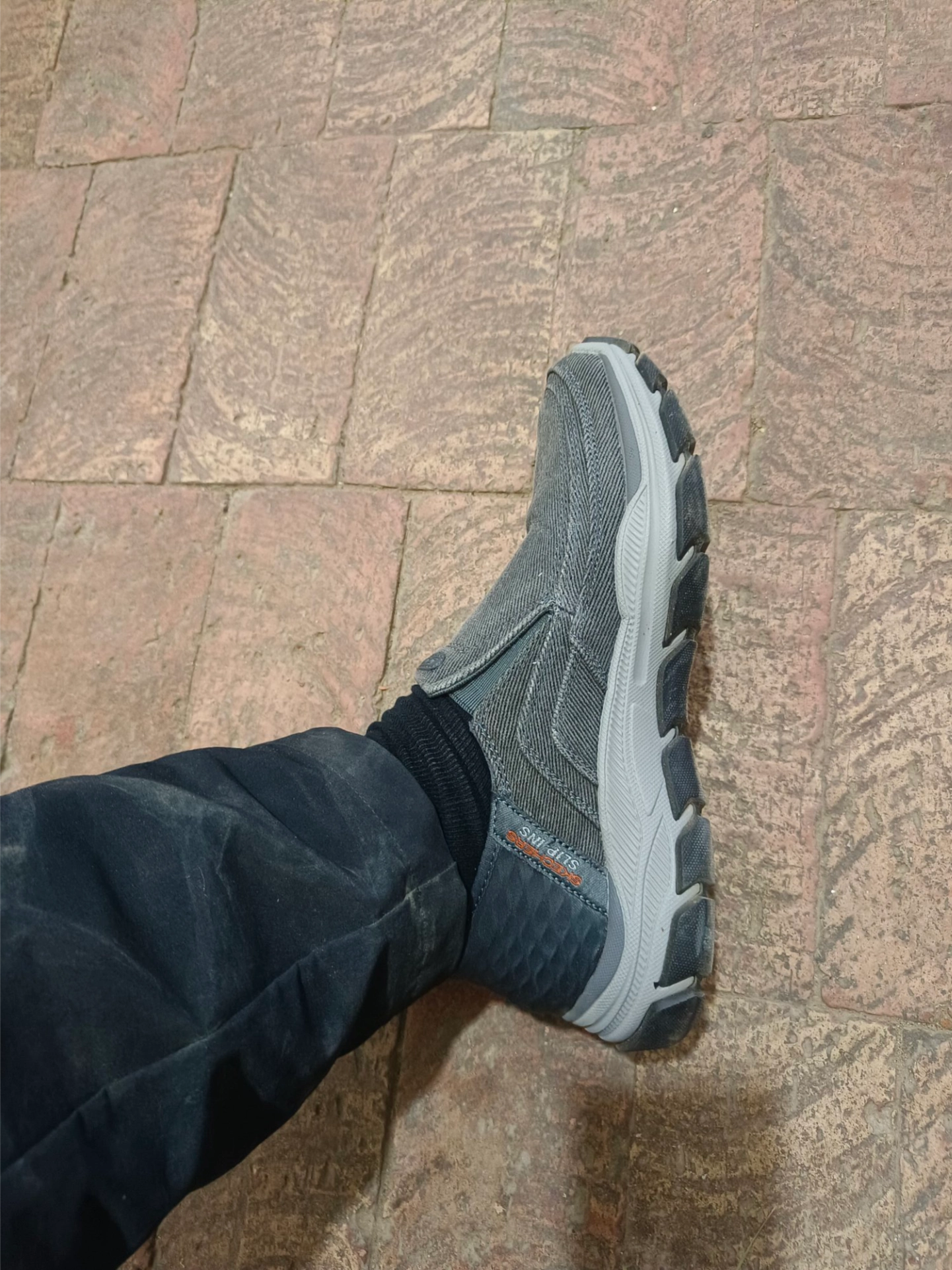 custom review-Skechers Slip Ins Мужская повседневная обувь Мужской Угольный серый