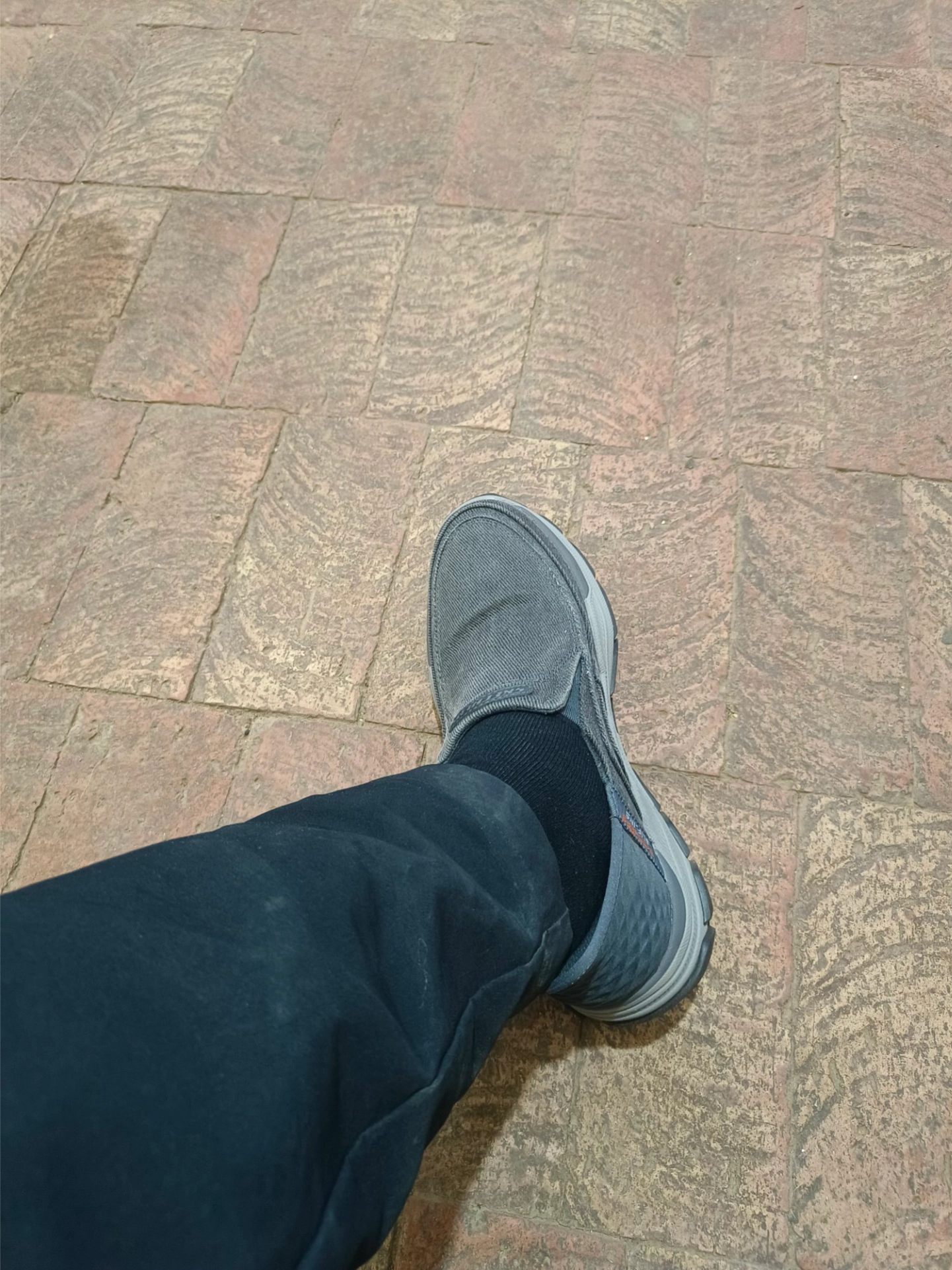 custom review-Skechers Slip Ins Мужская повседневная обувь Мужской Угольный серый