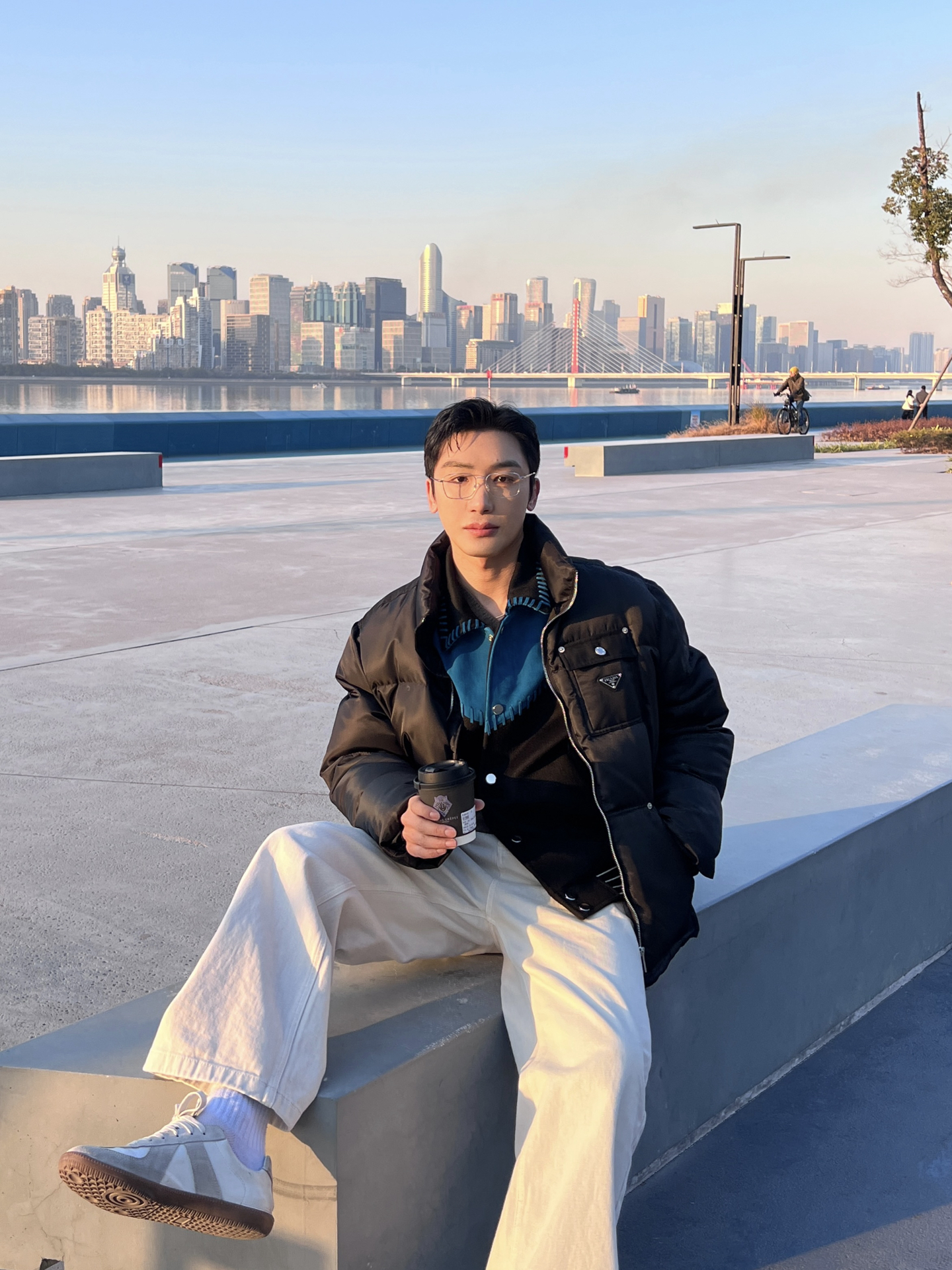 35岁富哥下午茶穿搭,杭州的江景真的绝美