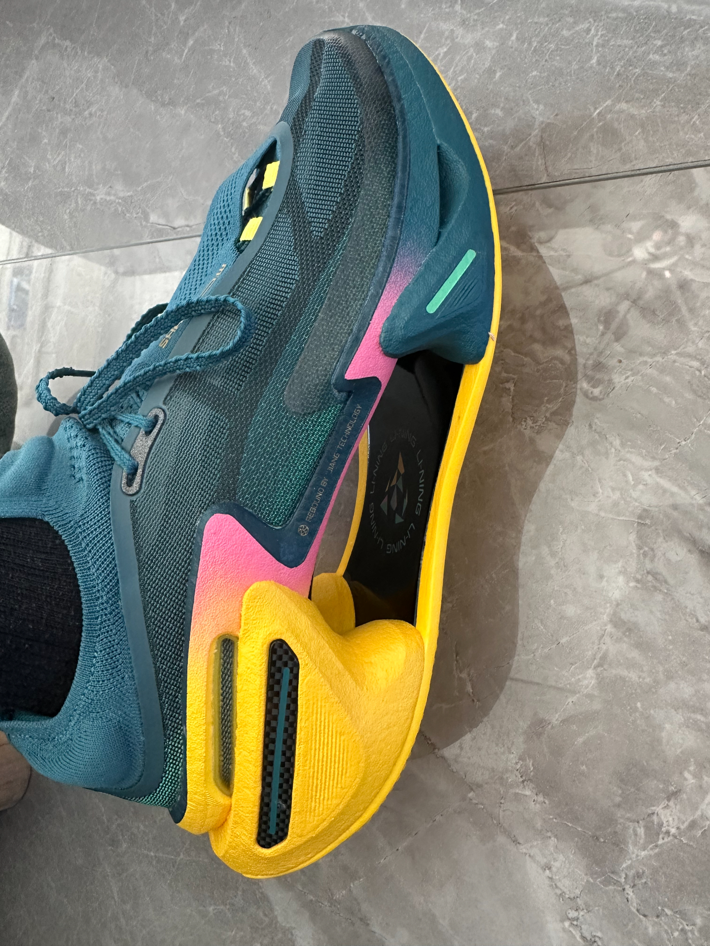 custom review-LiNing Shadow 3.0 Cushioning Anti-Slip And Wear-Resistant Low-Top Casual Running Shoes Unisex Green