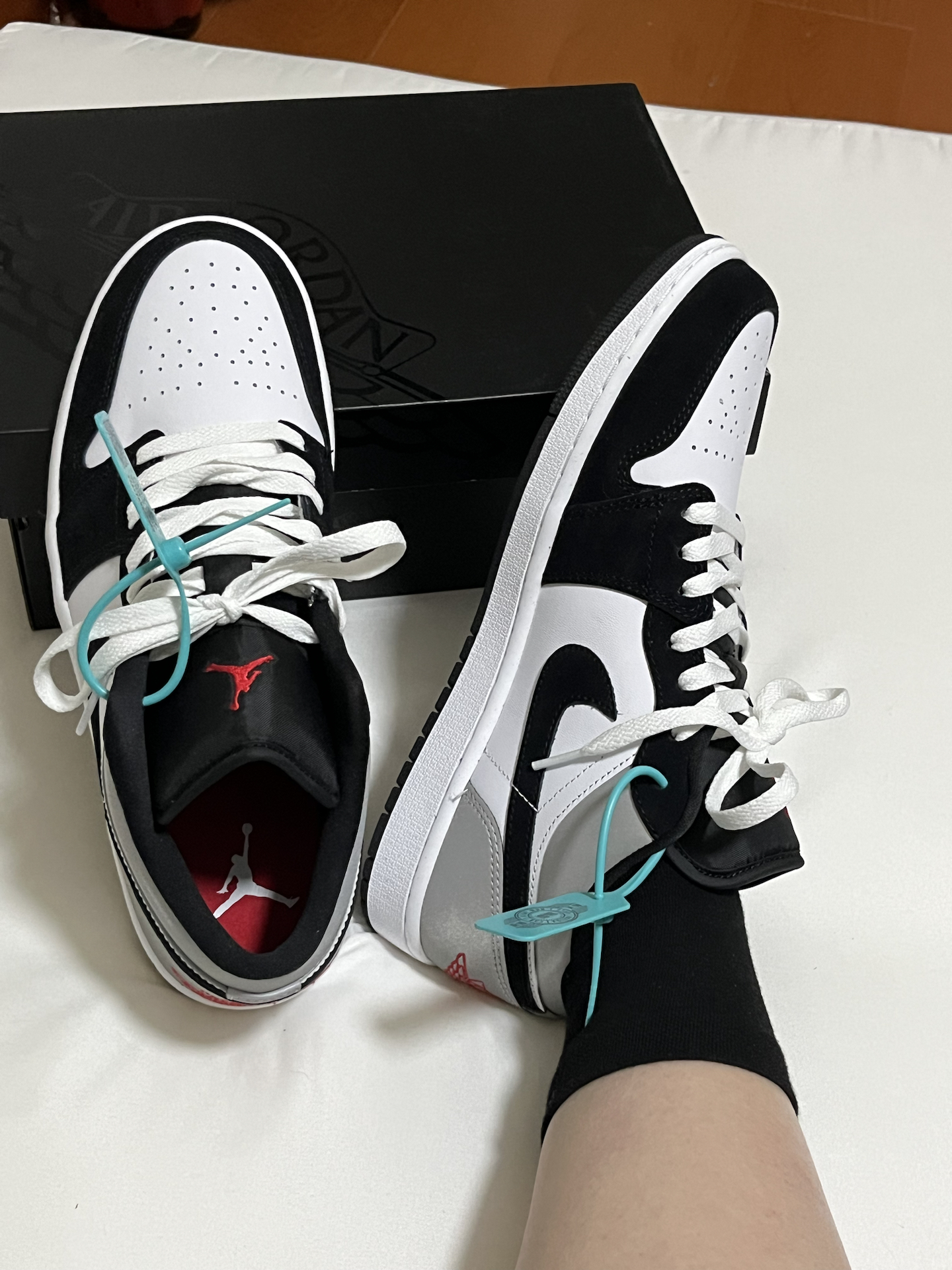 经典的黑白配高颜值百搭休闲运动鞋