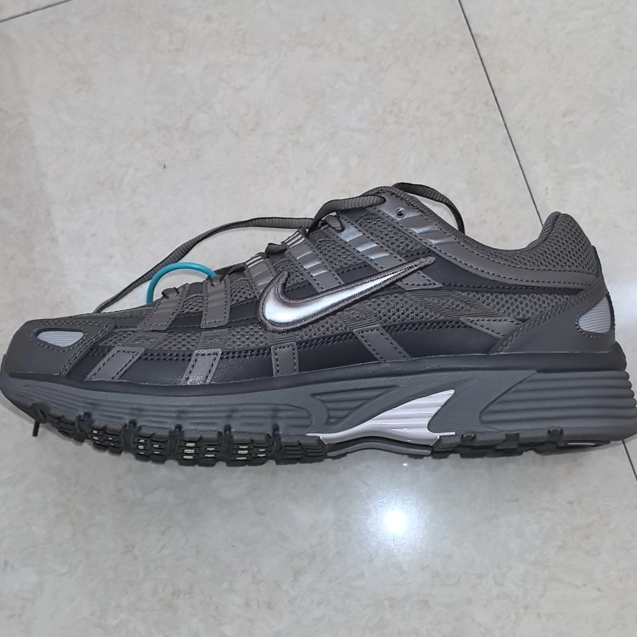 custom review-Nike P 6000 Slip Resistant Abrasion Resistant Low Top Casual City Commute Running Shoes Men's Taupe