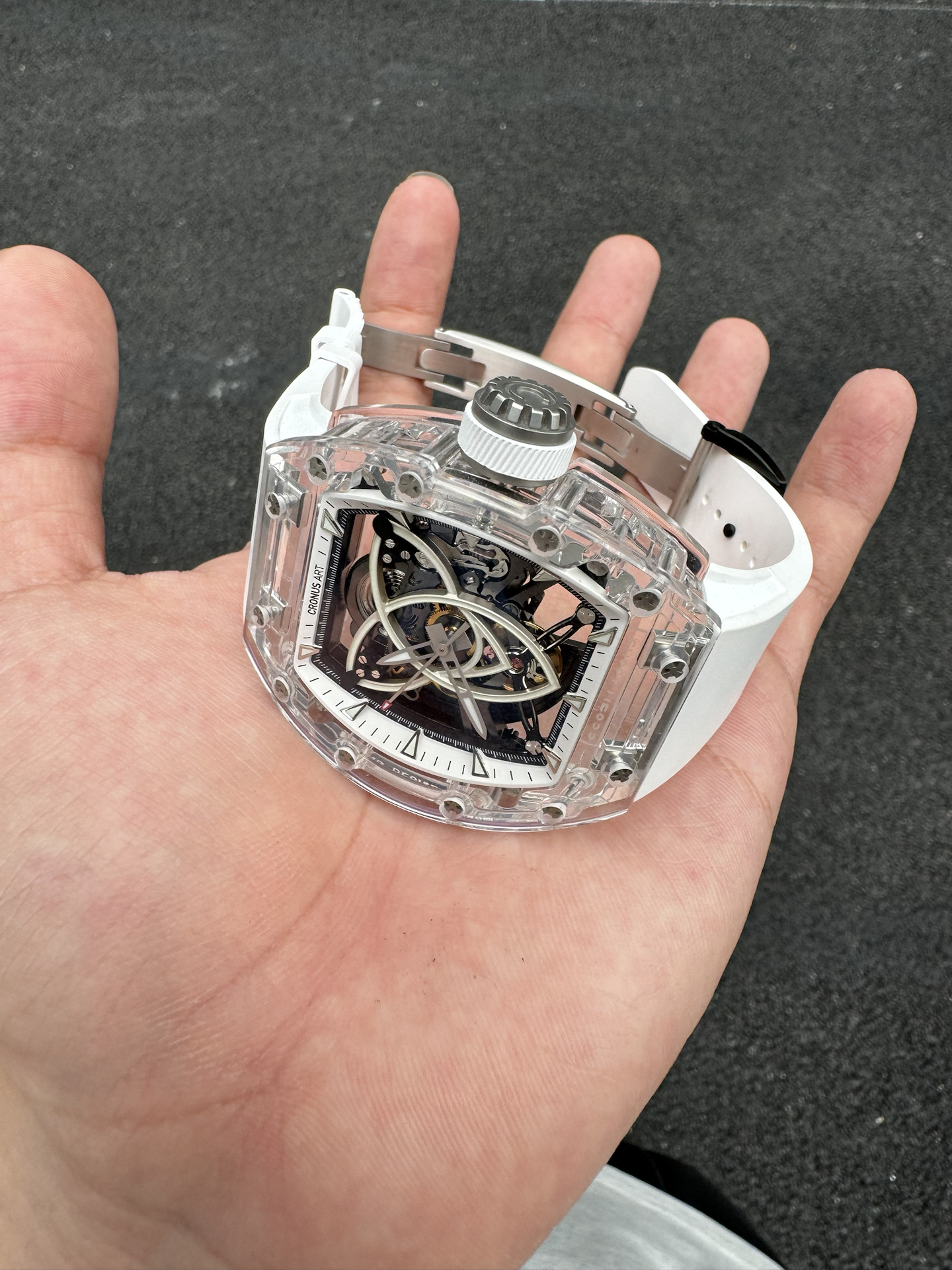 透明机械表,解锁腕间新潮流