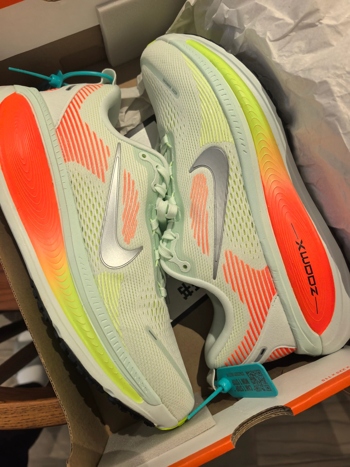 custom review-Nike Vomero 18 Slip Резистентный Устойчивый к Износу Дышащий Низкий Топ Беговые кроссовки Мужские Зеленый Оранжевый