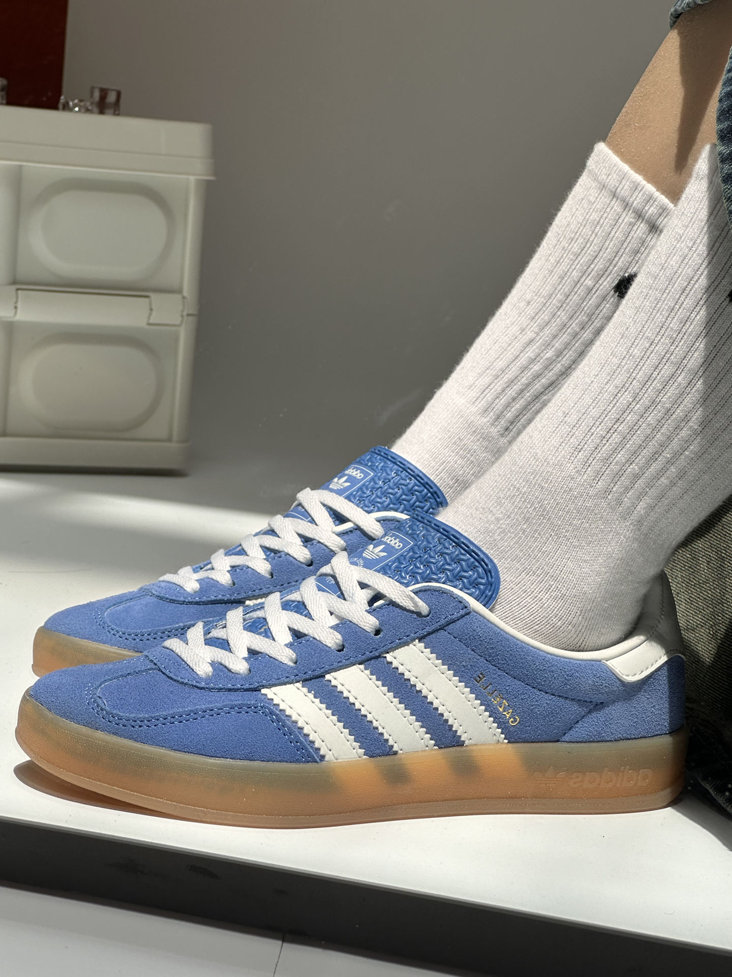 喔吼🐬adidas蓝色德训鞋 搭配上 nike的白长袜 美出新高度啦
