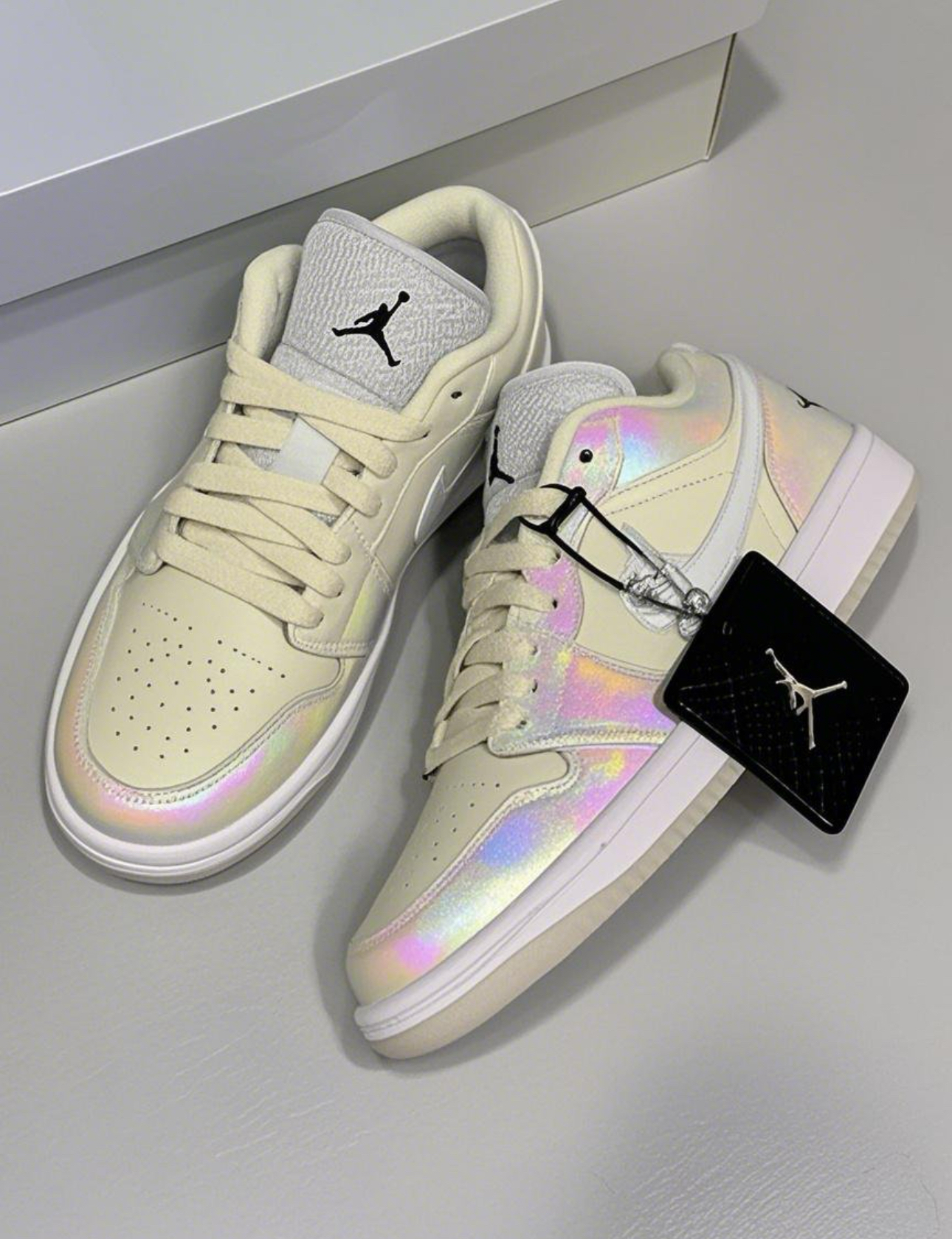 潮人速进!aj这双镭射幻彩板鞋,出街绝不撞款