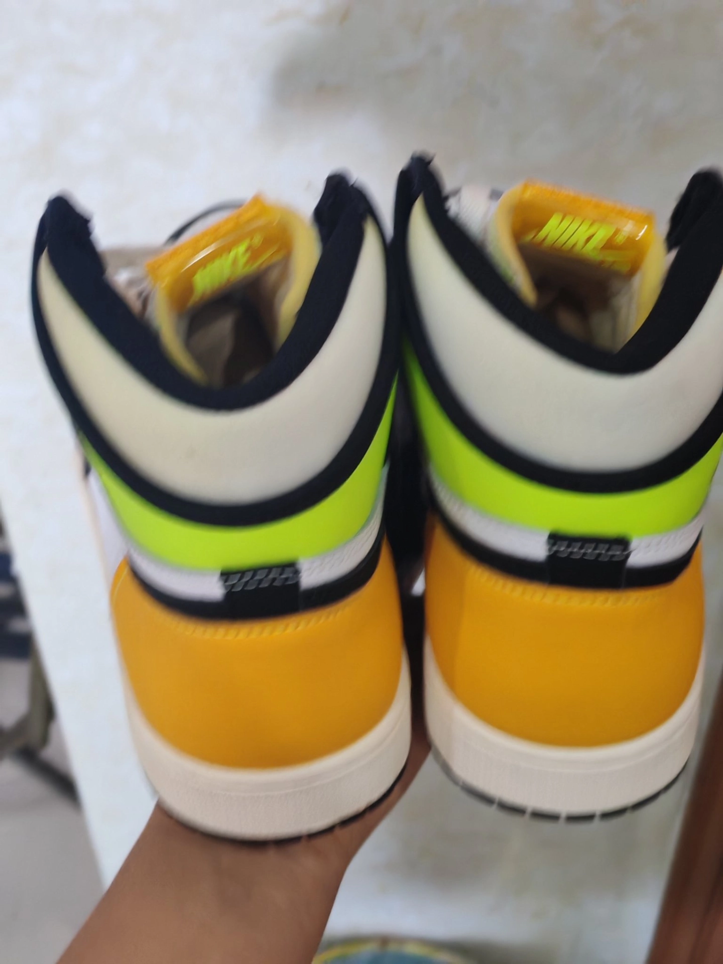 custom review-Jordan Air Jordan 1 High OG Ретро 'Вольт Золотой' Высокий Топ Винтажные Баскетбольные Кроссовки Унисекс Желто-Оранжевый Палец