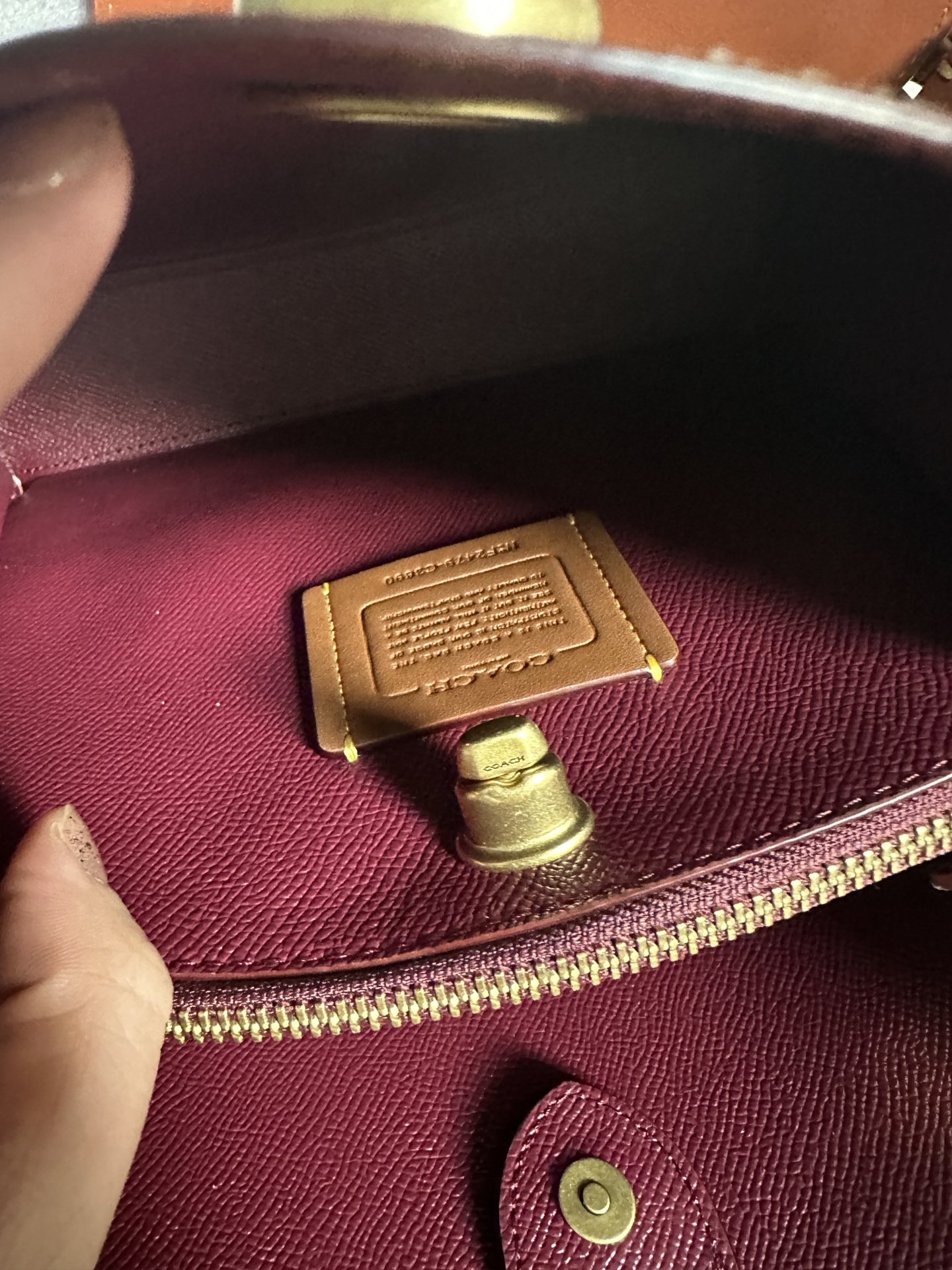 custom review-COACH Willow Кожа Плечевая Сумка Женская Красно-Коричневая и Коричневая с Монограммой