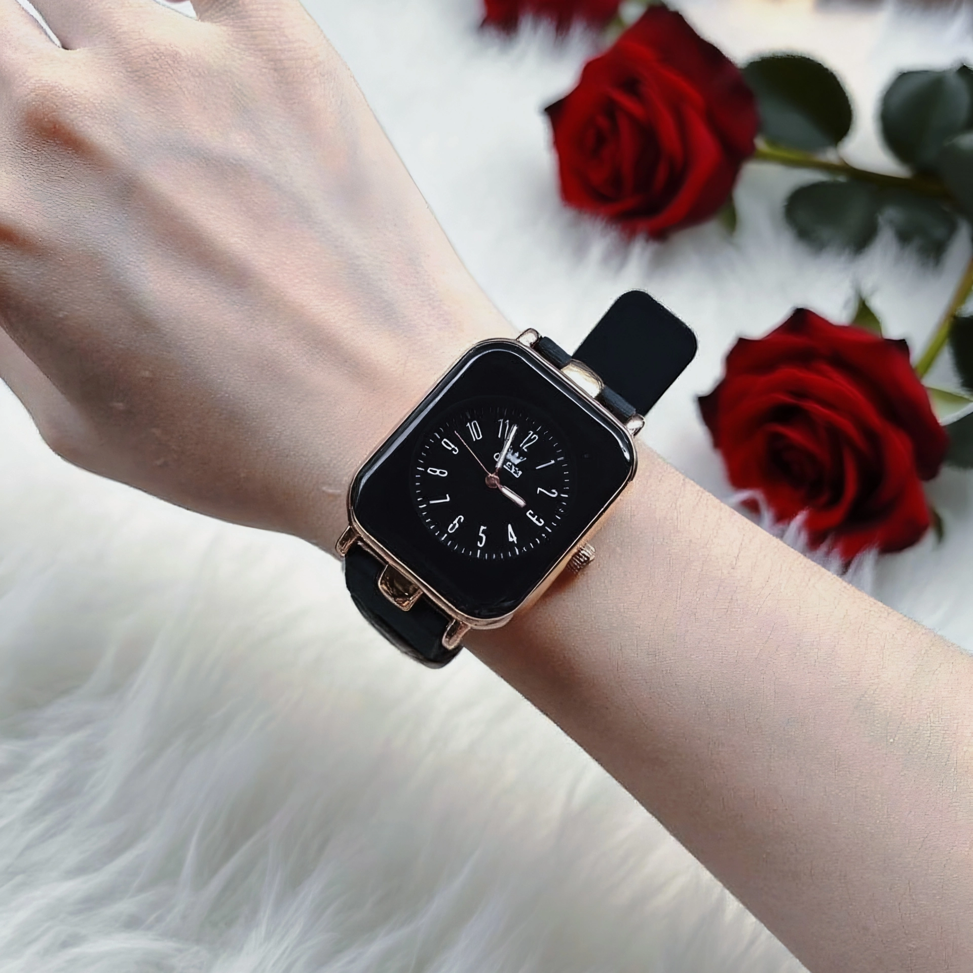 黑金方盘手表佩戴尽显高级感