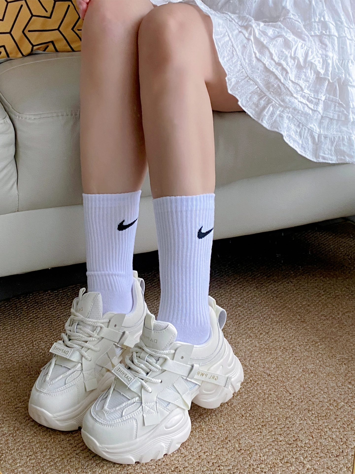 nike小白袜➕达芙妮厚底鞋=少女感百搭复古风