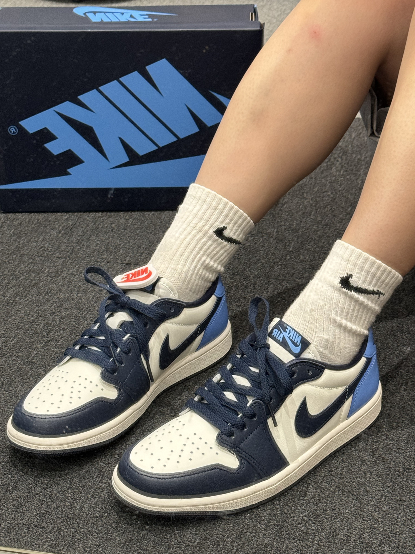 黑曜石aj1 low💯