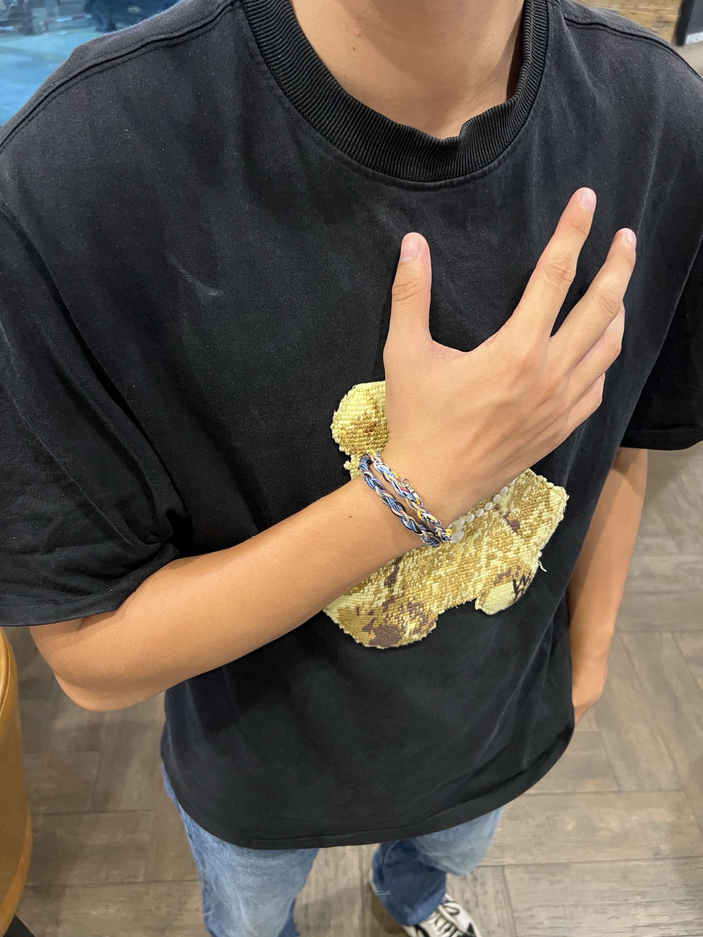 梵高家的星空夜手链还是挺好看的