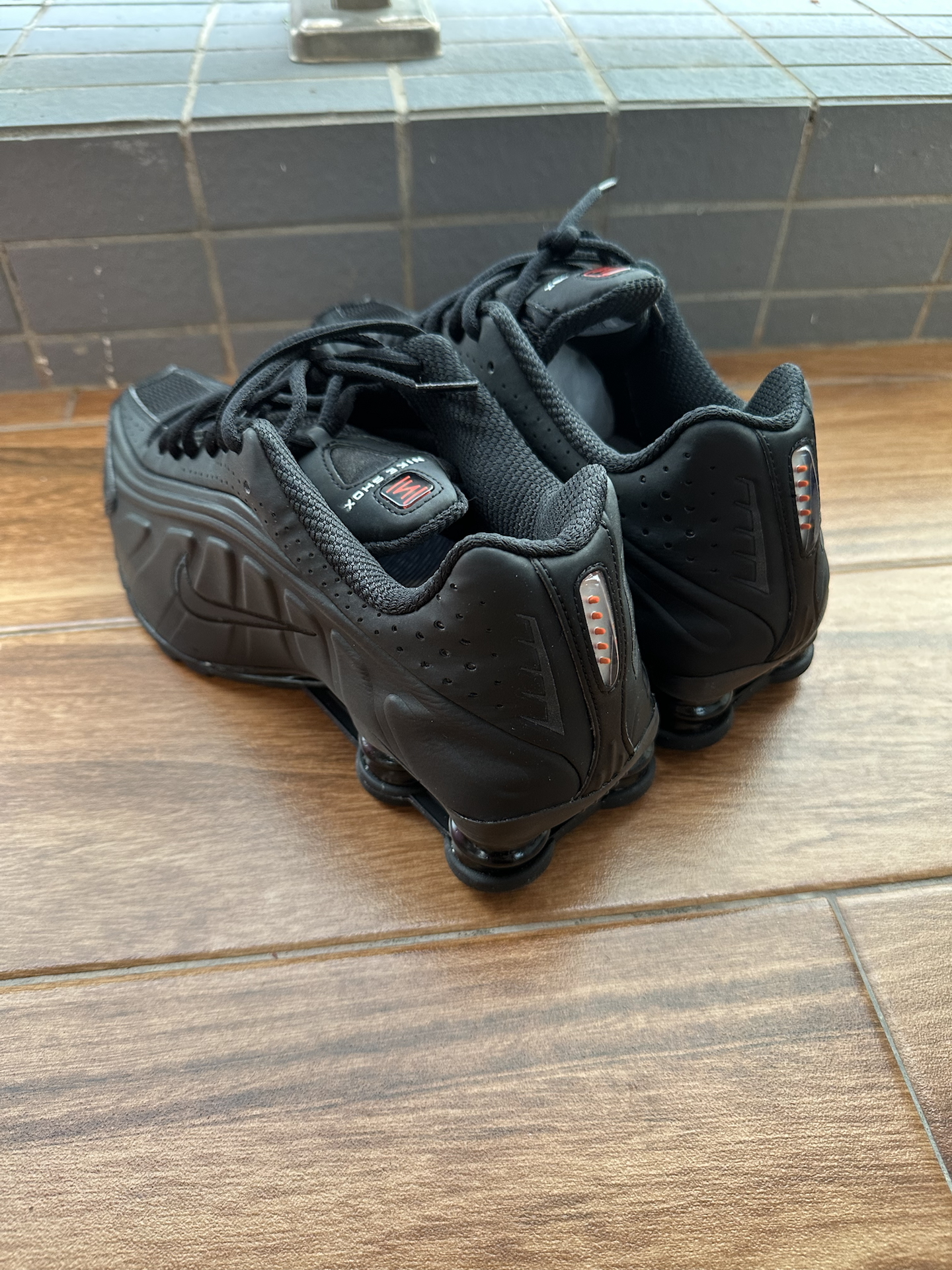 custom review-Nike Shox R4 Амортизация Дышащий Легкий Низкий Топ Воздушная Подушка Повседневная Городская Коммутация Беговые Кроссовки Женские Черный