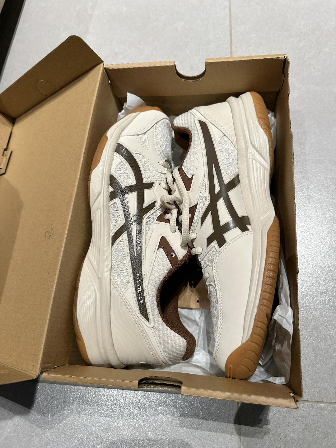 custom review-ASICS RIVRE CF Устойчивая к истиранию низкая обувь для бадминтона унисекс желто-коричневого цвета