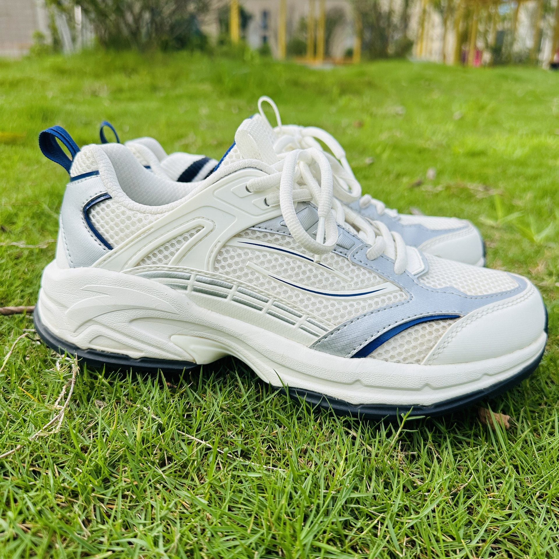 安踏千禧冰河鞋:baby蓝 防滑缓震太可了🥰