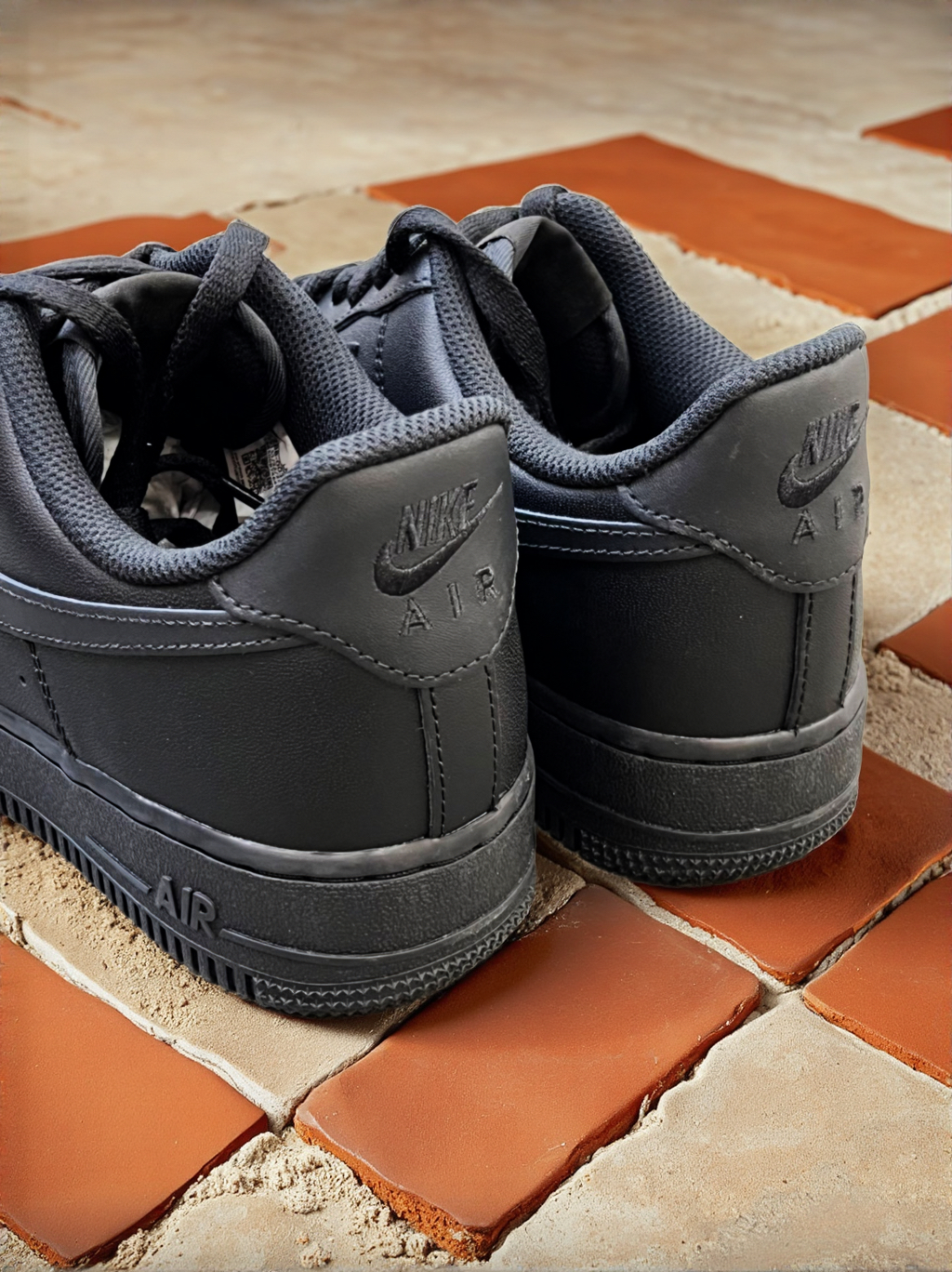 耐克低帮黑板鞋穿三天就废了?养护日记