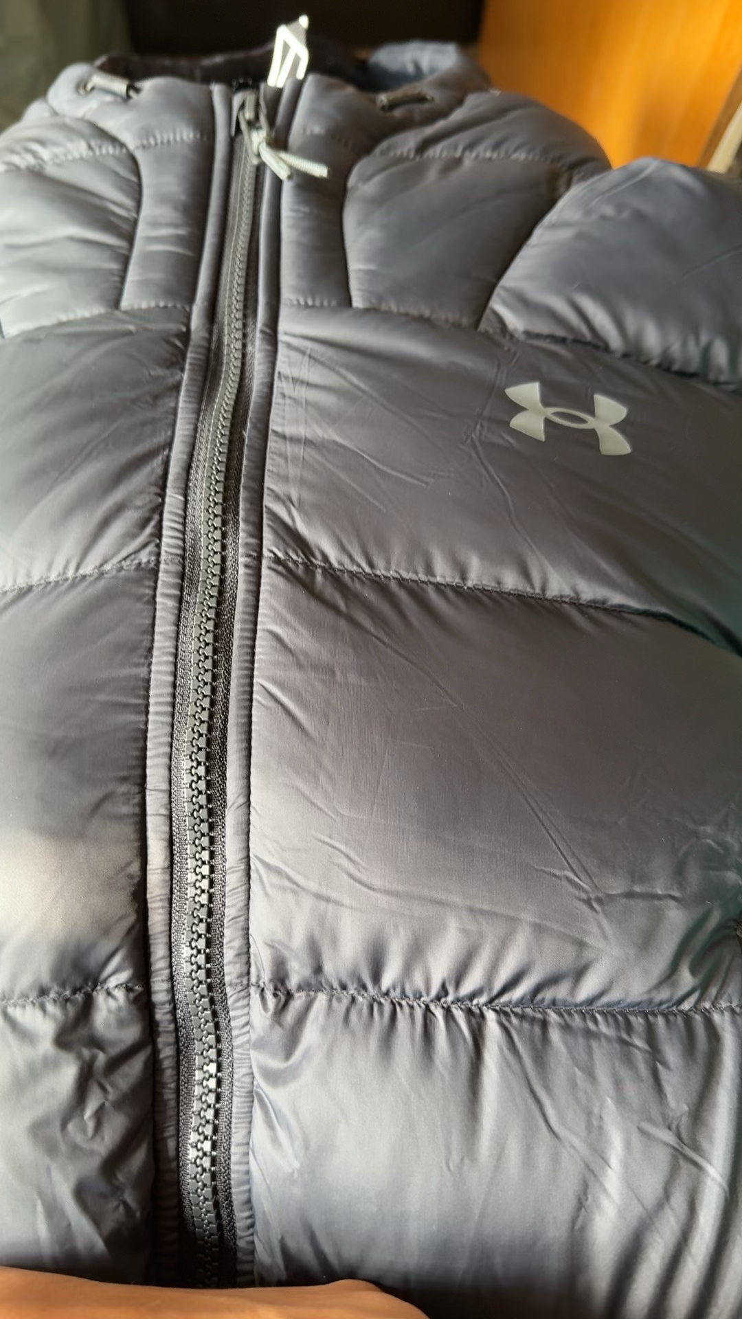 custom review-Under Armour Мужской пуховик черного цвета