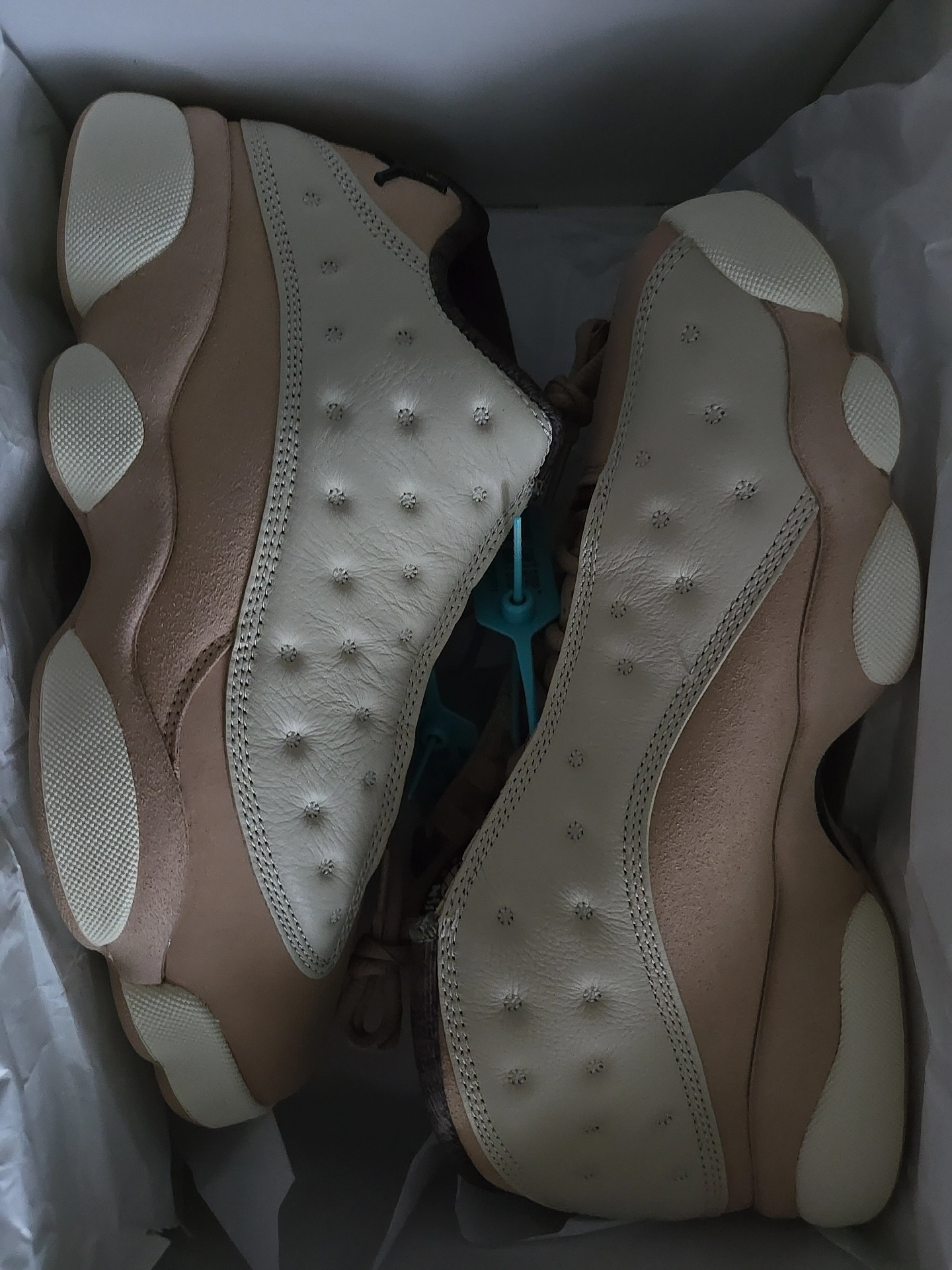 custom review-Jordan Air Jordan 13 Нижняя юбка Устойчивая к истиранию Низкий Топ Винтажные баскетбольные кроссовки Мужские Бежево-розовые Выпуск 2025 года