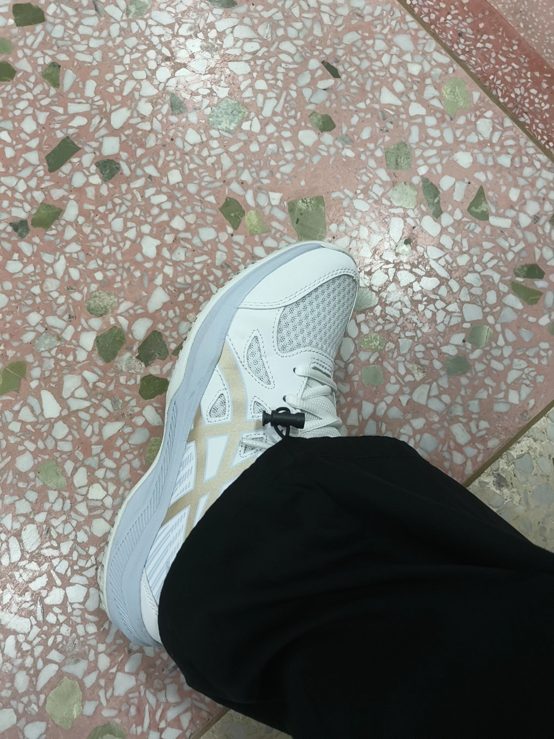 custom review-Asics UPCOURT 6 Устойчивые к истиранию Низкие Кроссовки для тренировок Детские Белые Унисекс