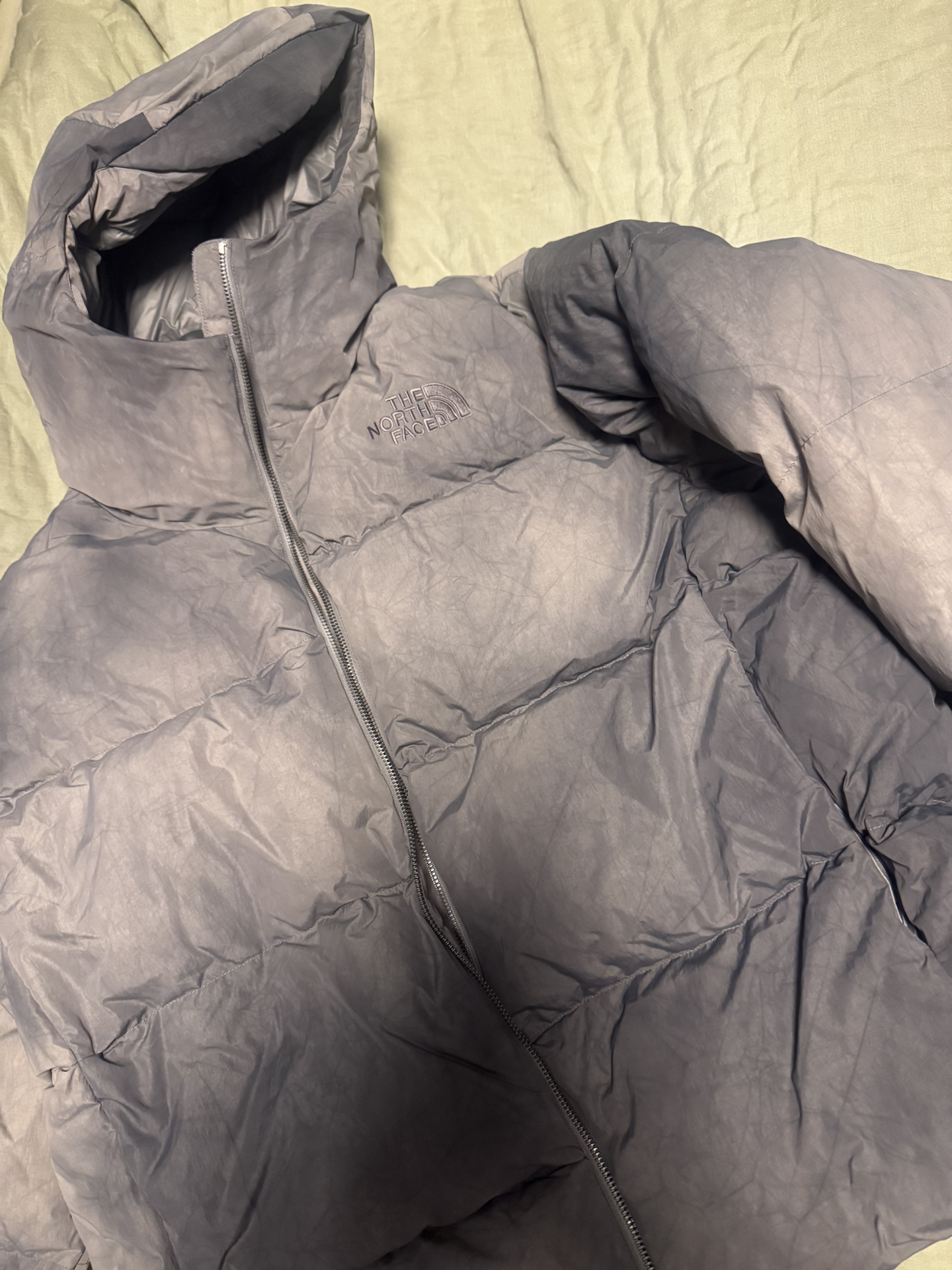custom review-The North Face Пуховики и зимние пальто унисекс серого цвета