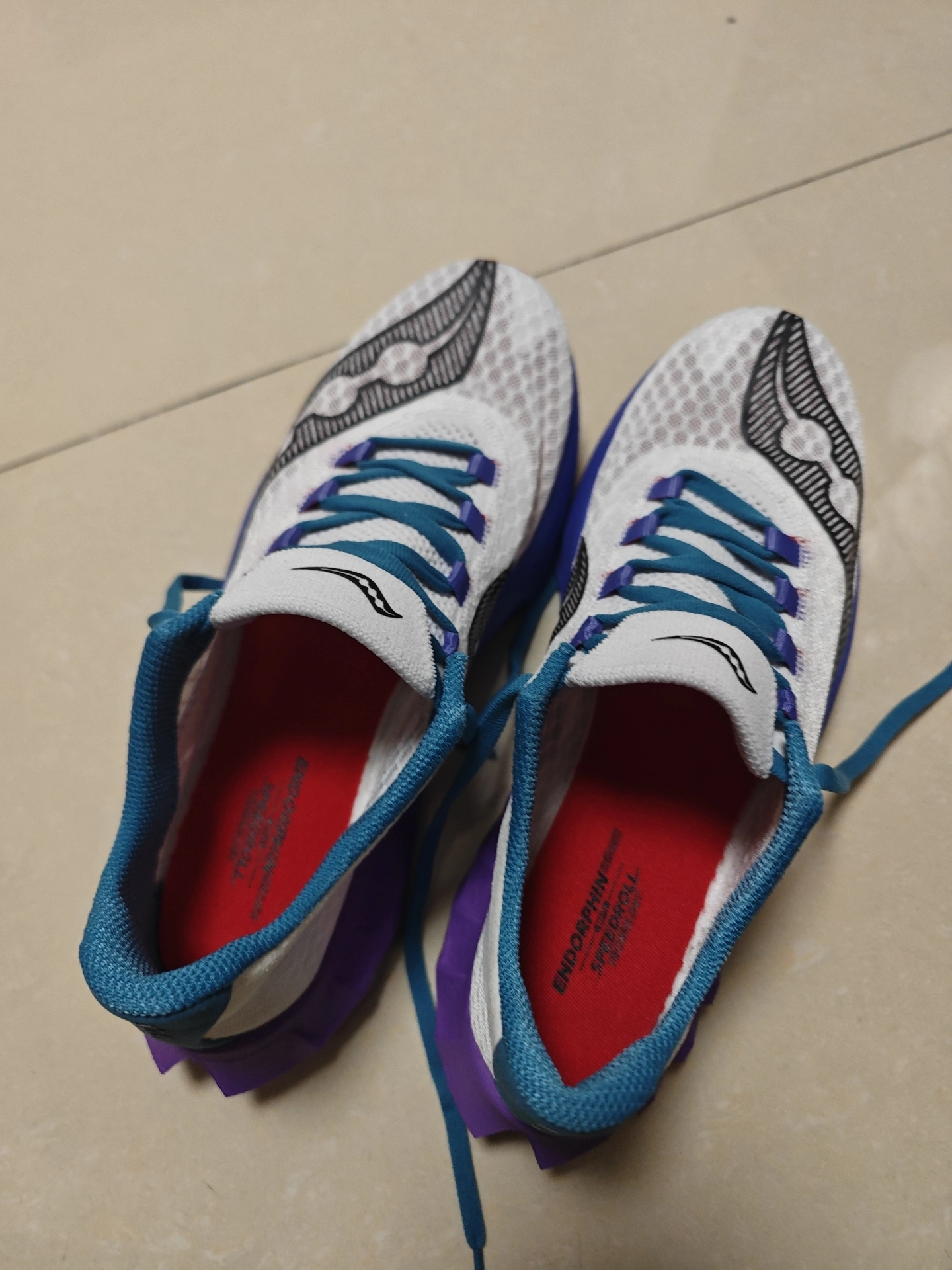 custom review-Saucony Endorphin Pro 4 Low Топ Беговые кроссовки Мужские Белый Фиолетовый