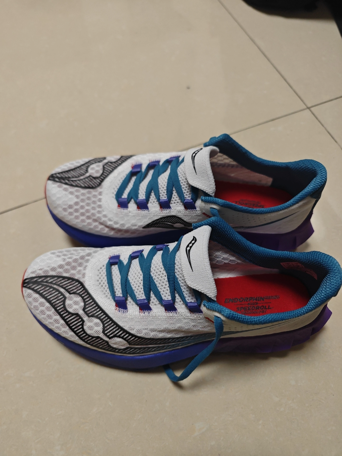 custom review-Saucony Endorphin Pro 4 Low Топ Беговые кроссовки Мужские Белый Фиолетовый