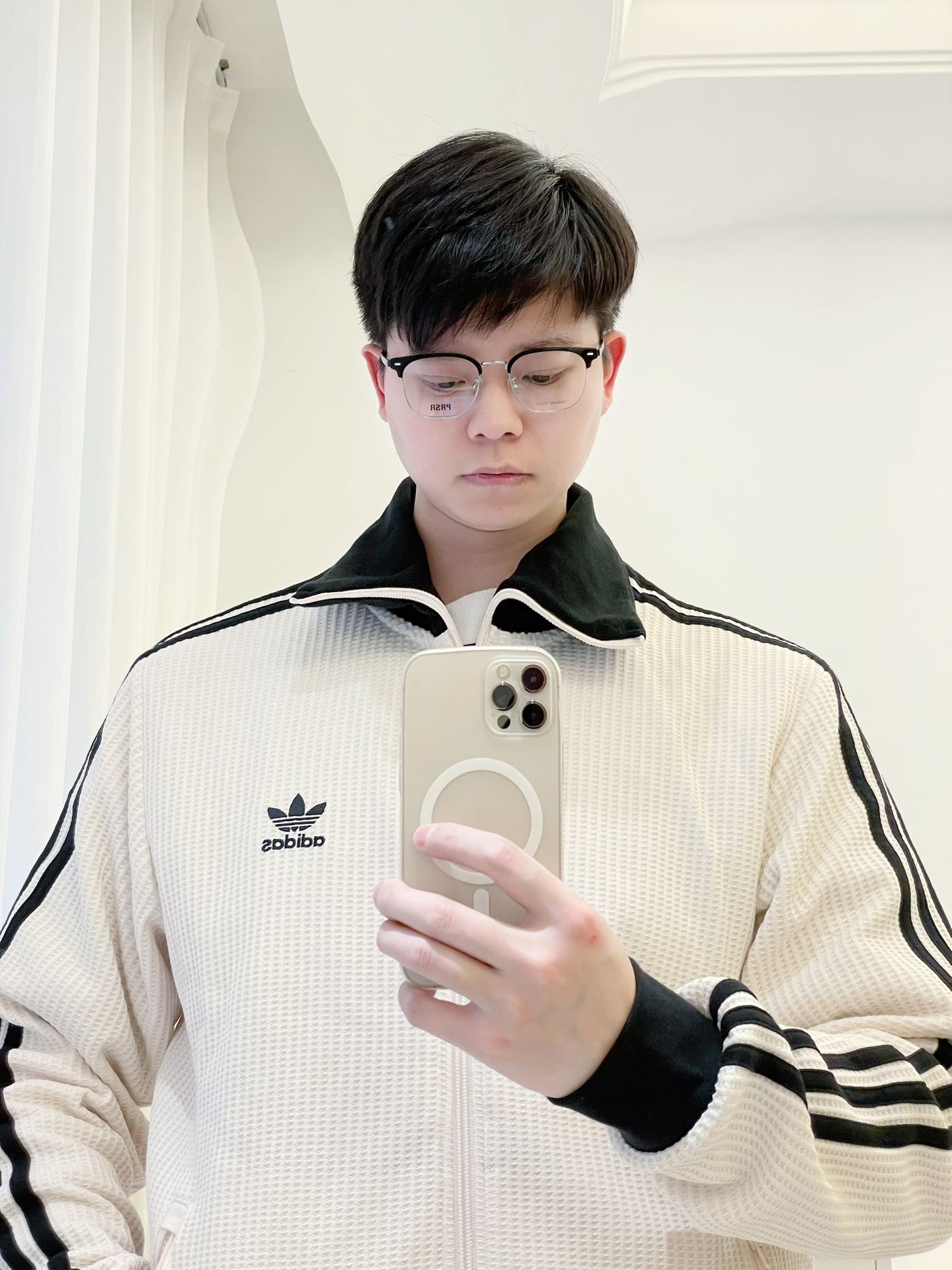 男生潮流百搭眼镜怎么选?
