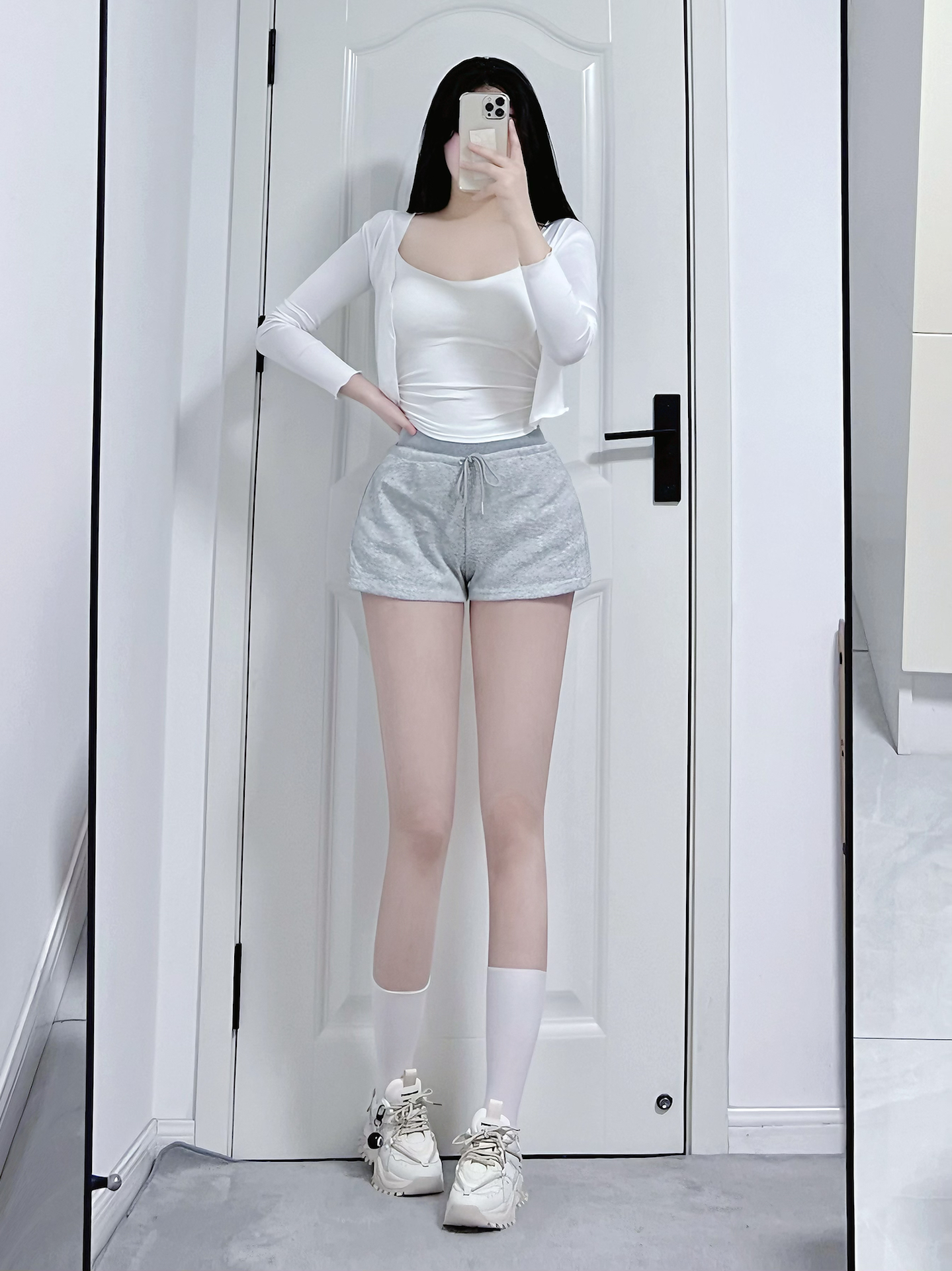 白袜搭配小白鞋 奶呼呼的少年感十足