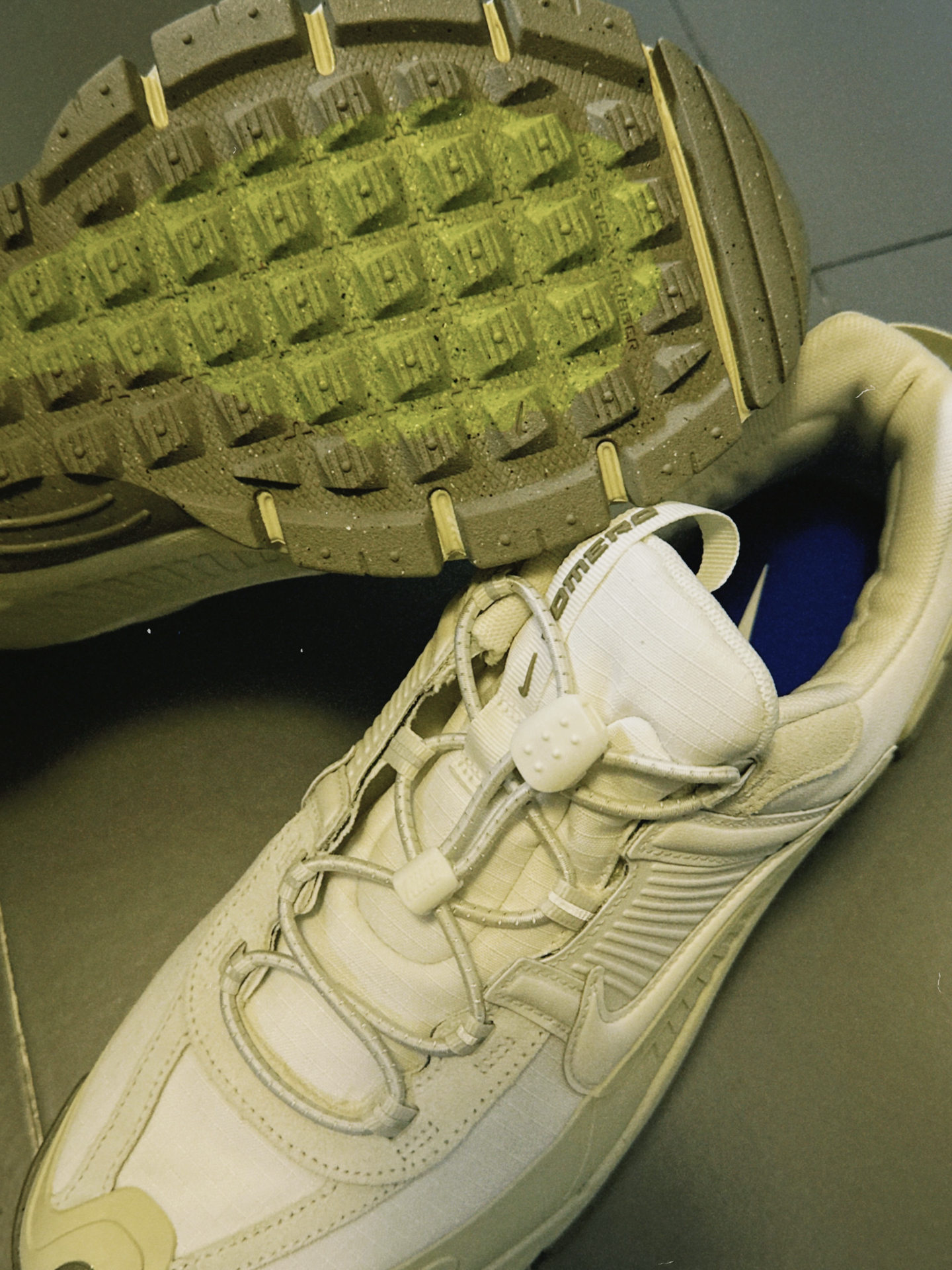 custom review-Nike ZOOM VOMERO ROAM Беговые кроссовки Низкий топ Светлый Айвори Светлый хаки Хаки Унисекс