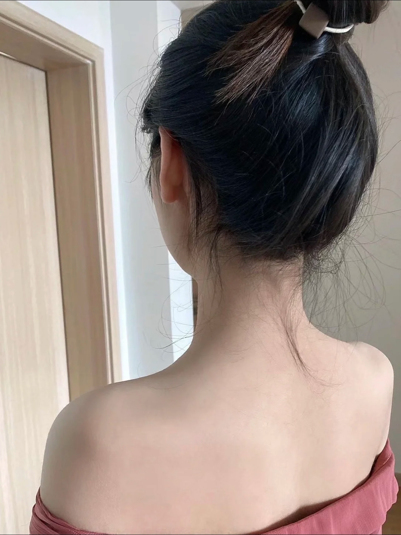 女生后背干净很重要!