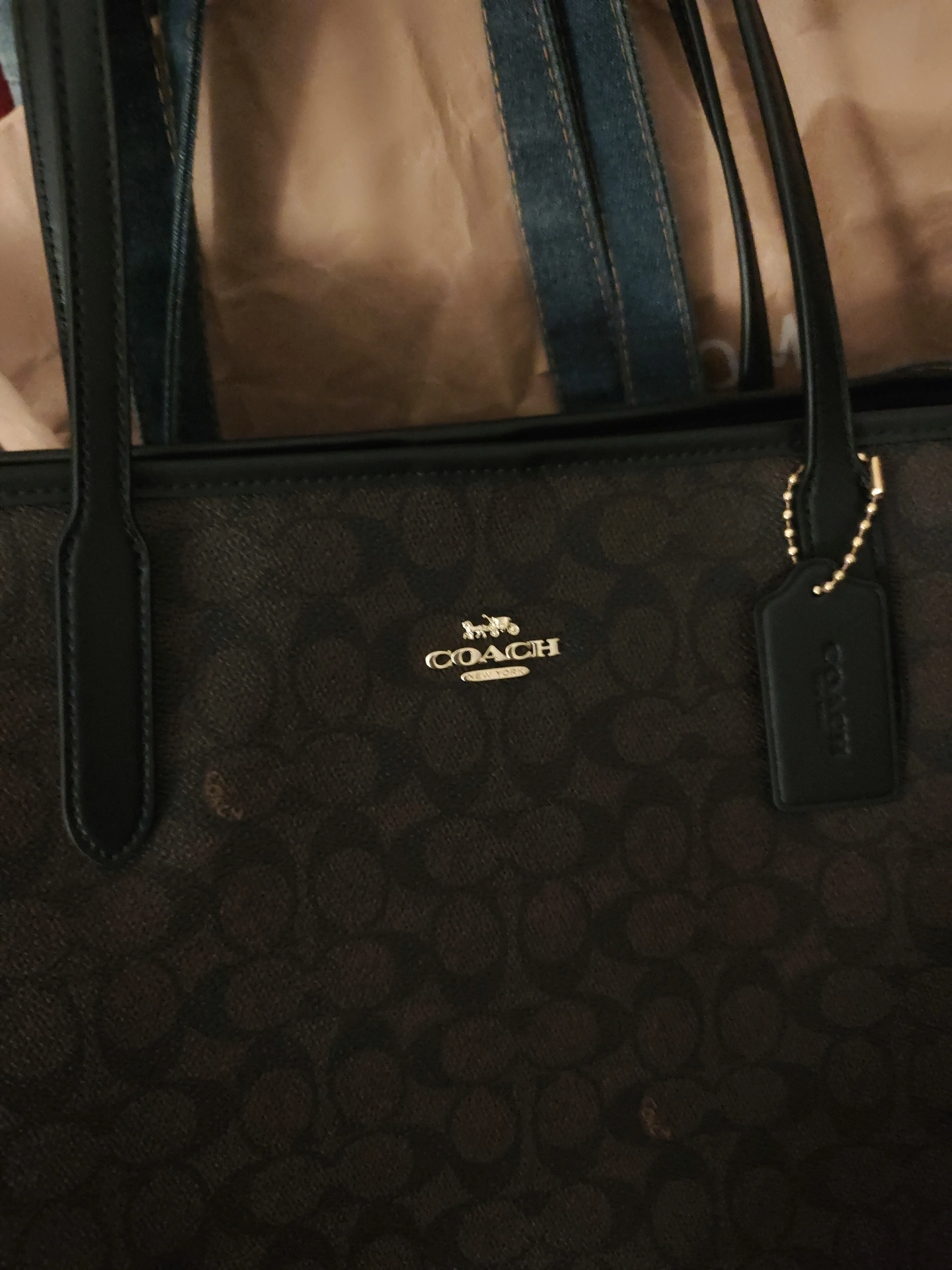 custom review-COACH Городская Плечевая Сумка из Покрытого Холста Большая Женская Черная и Коричневая