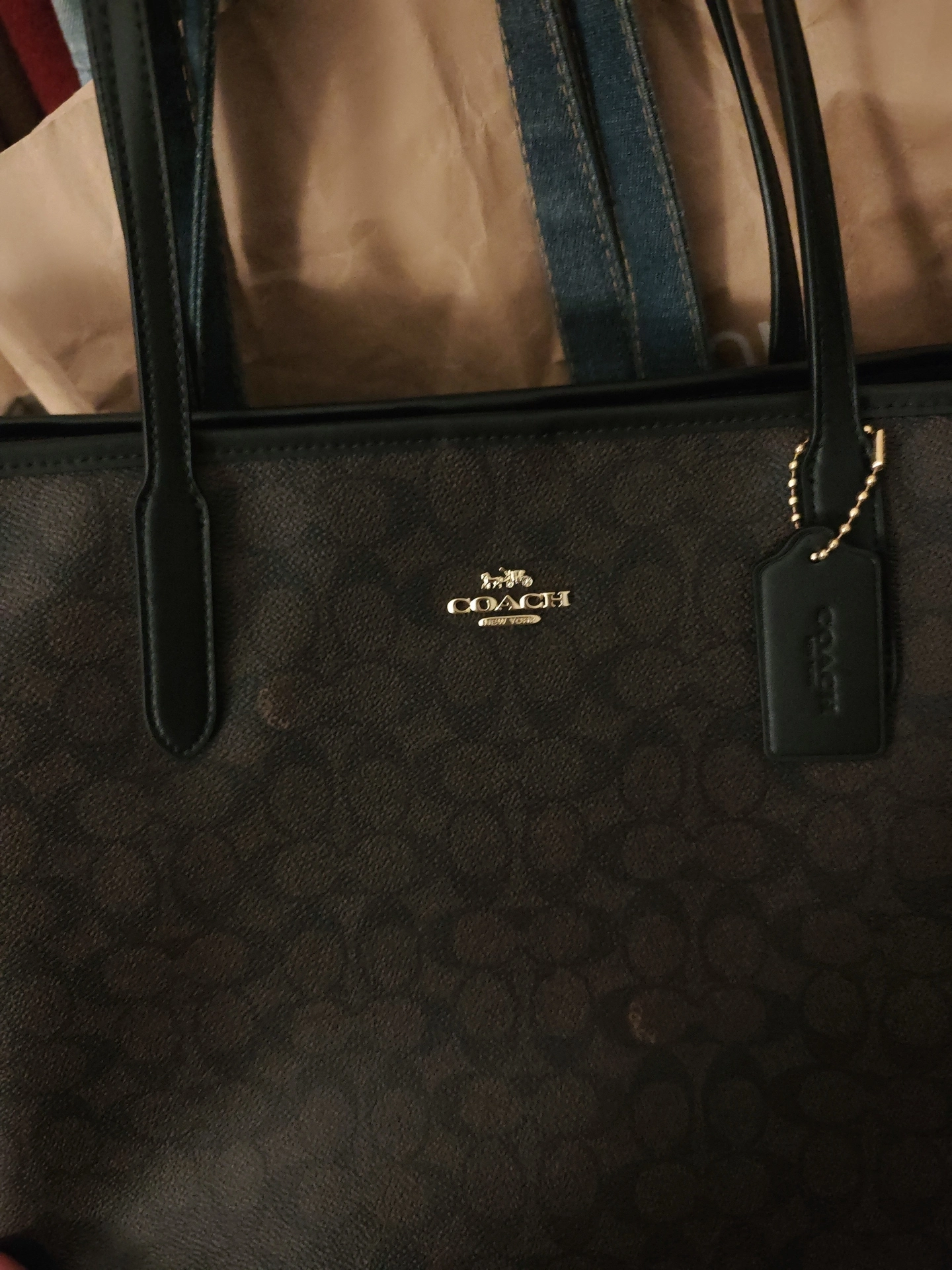 custom review-COACH Городская Плечевая Сумка из Покрытого Холста Большая Женская Черная и Коричневая