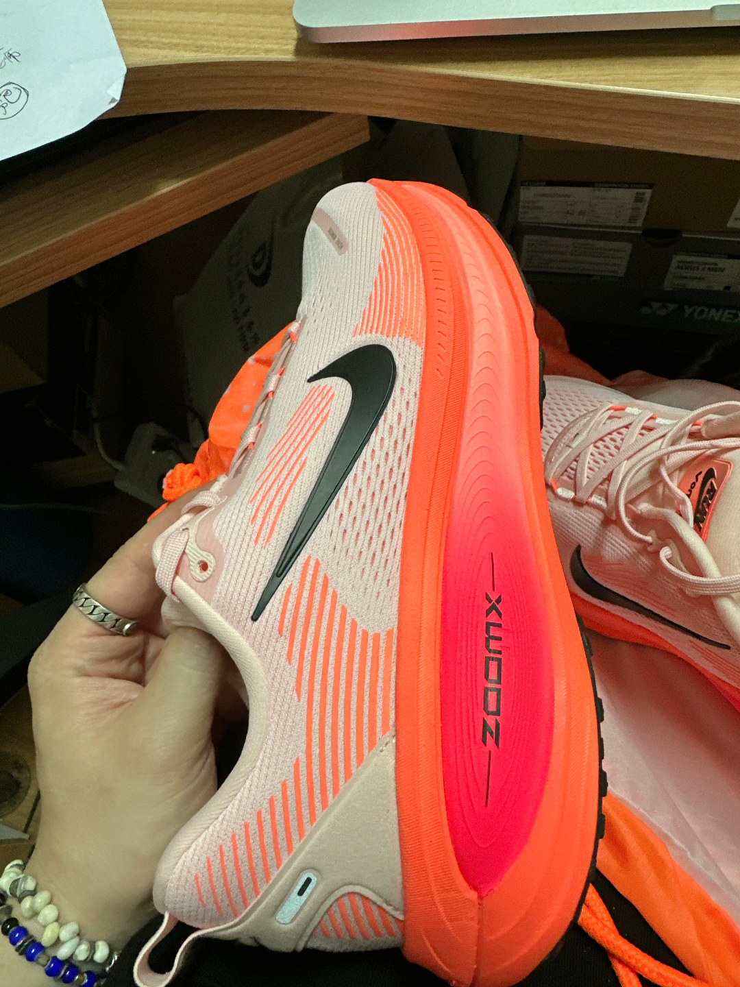 custom review-Nike Vomero 18 Slip-Resistant Дышащий И Поддерживающий Низкий Топ Повседневные Кроссовки для Бега на Дистанцию Женские Красный Черный