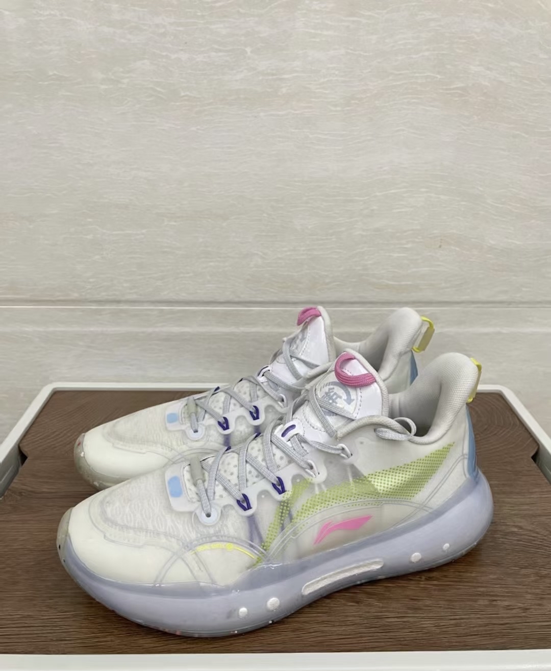 环保与性能齐飞,李宁驭帅14 䨻环保配色太惊艳