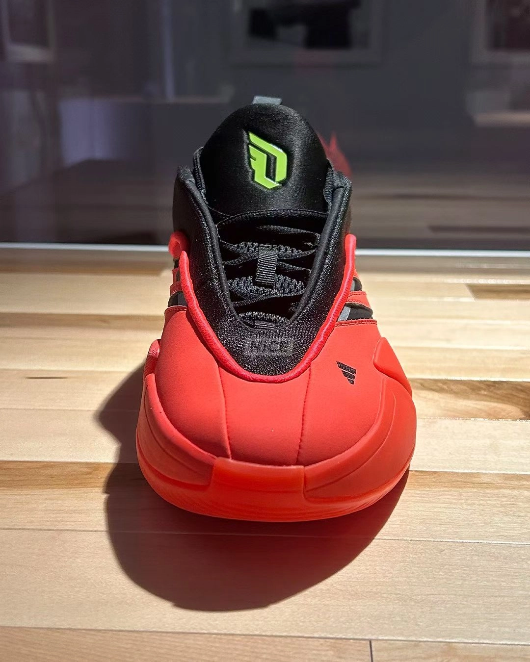 利拉德黑红,蛇年立吸睛