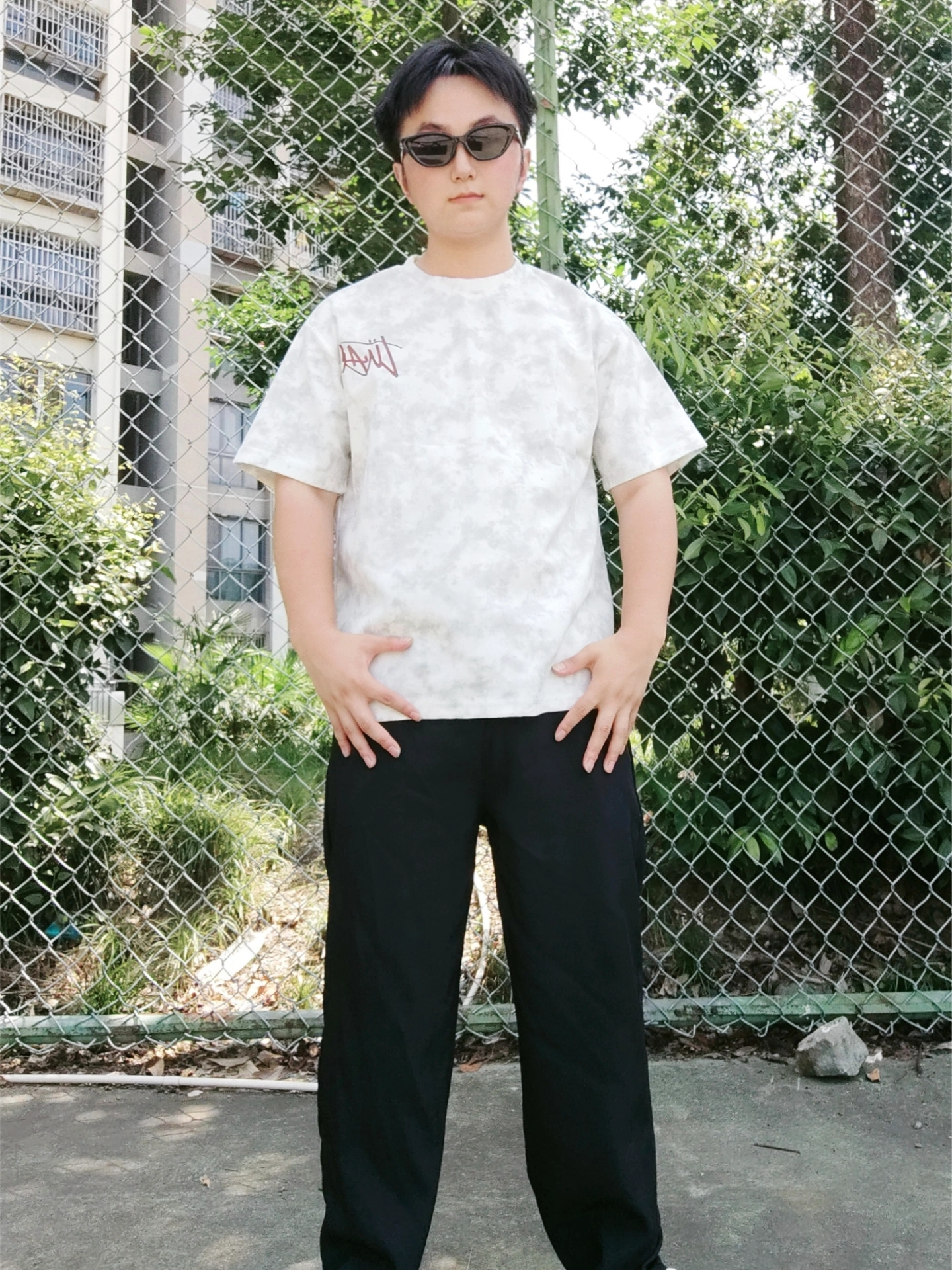 不是……这就是猫眼墨镜的魅力吗?