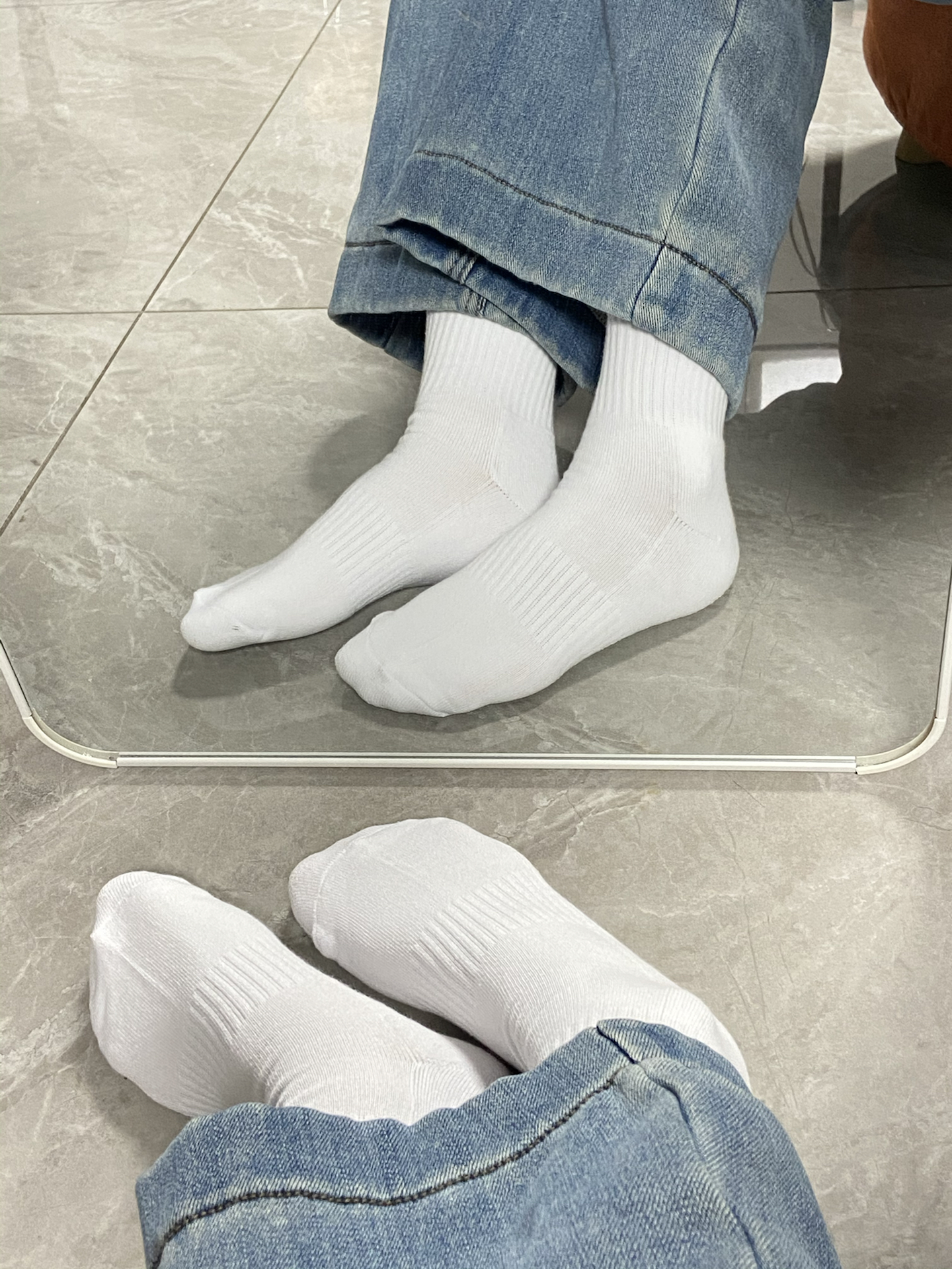 谁懂啊 遇见一款很心动的白袜子