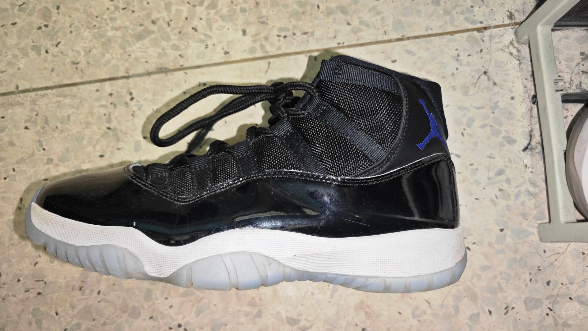 aj11空中大灌篮