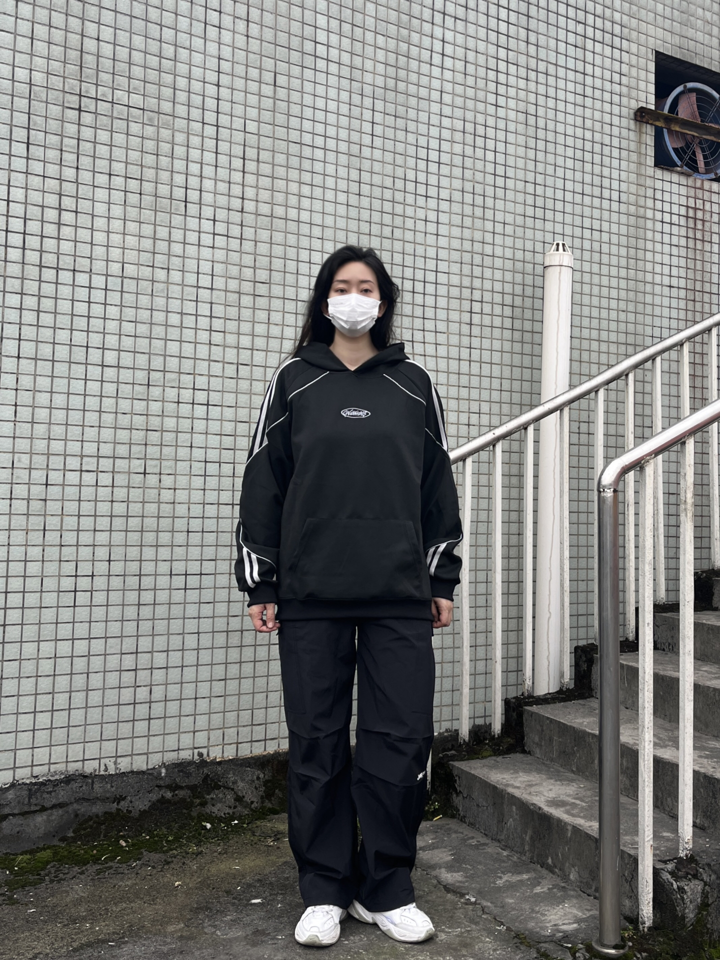 这件卫衣校园感十足