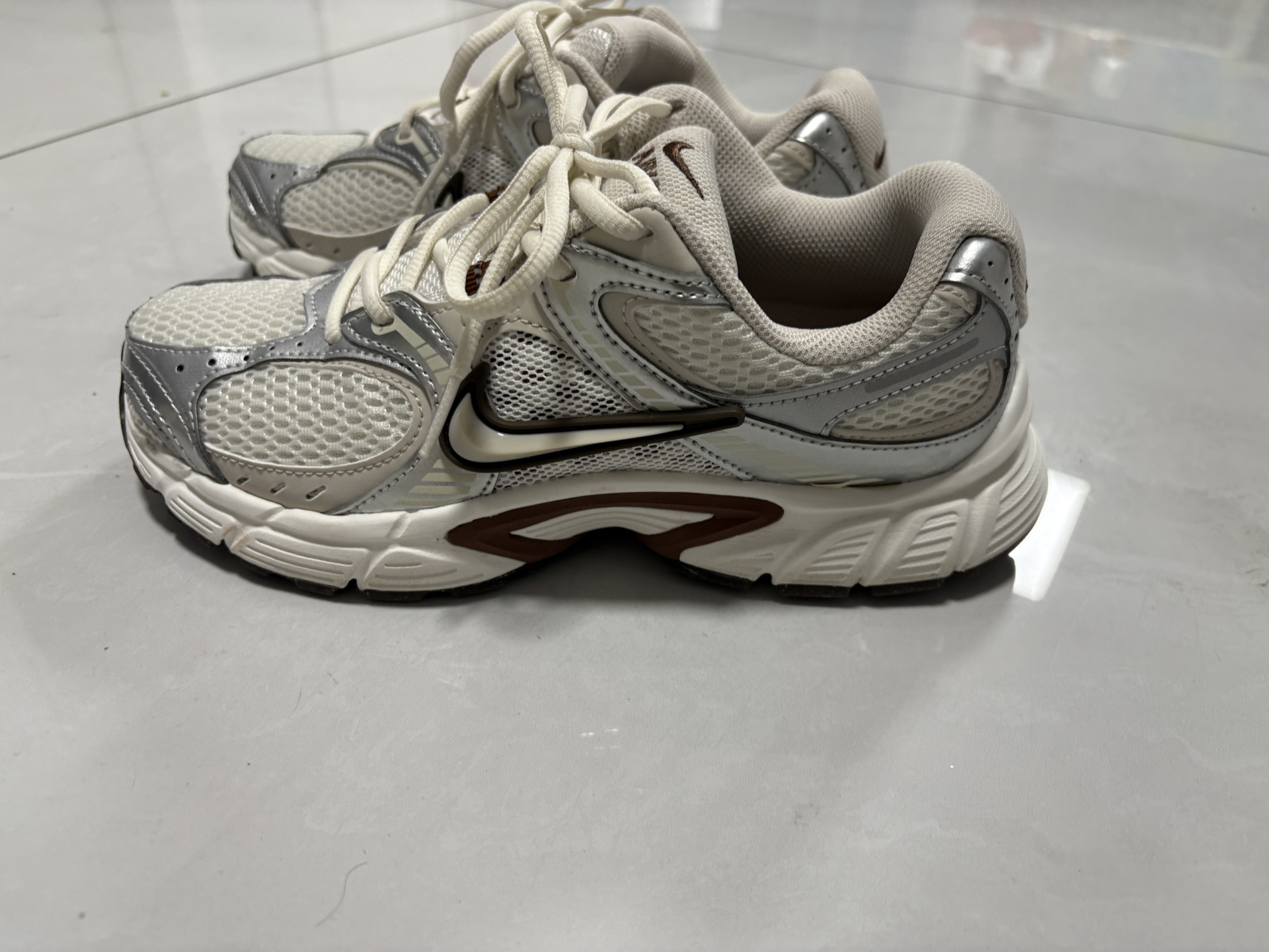 custom review-Nike V5 RNR Slip Resistant Abrasion Resistant Дышащий Низкий Топ Беговые кроссовки Женские Белый Коричневый