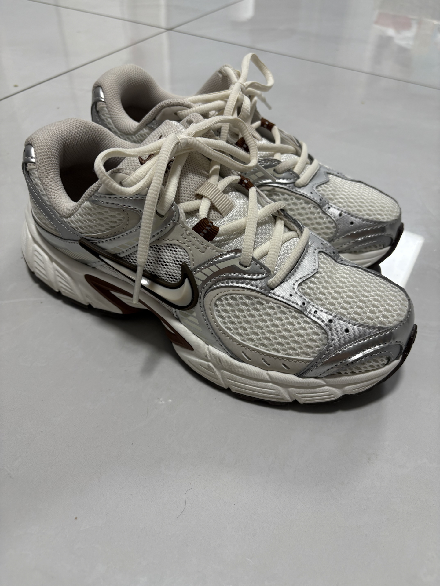 custom review-Nike V5 RNR Slip Resistant Abrasion Resistant Дышащий Низкий Топ Беговые кроссовки Женские Белый Коричневый