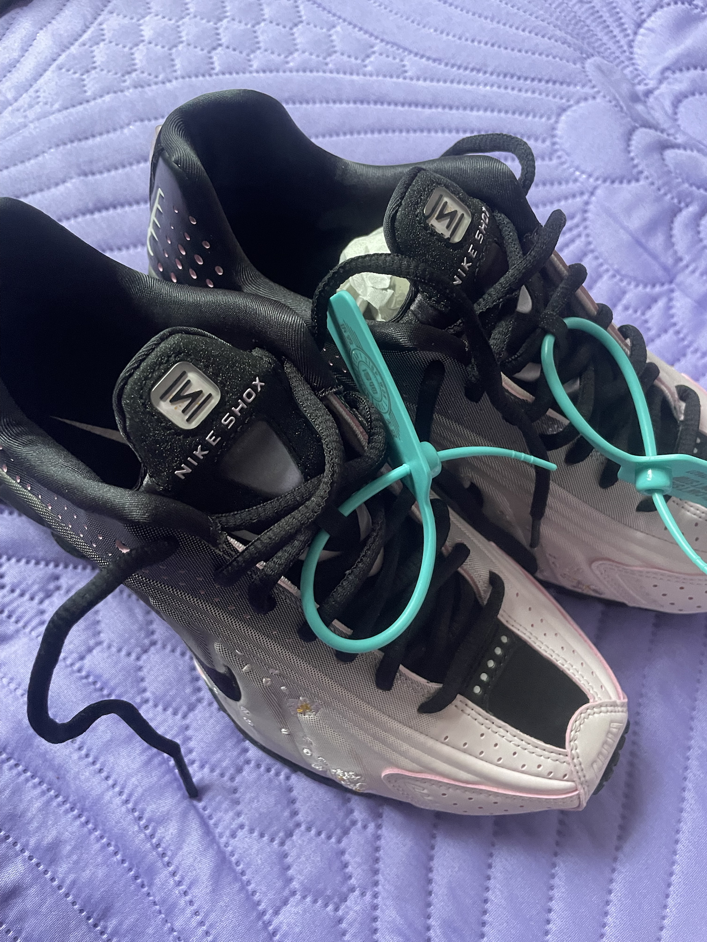 custom review-Nike Shox R4 Устойчивый к истиранию Дышащий Поддержка Отскок Низкий Топ Повседневные Беговые кроссовки Женские Черный Розовый