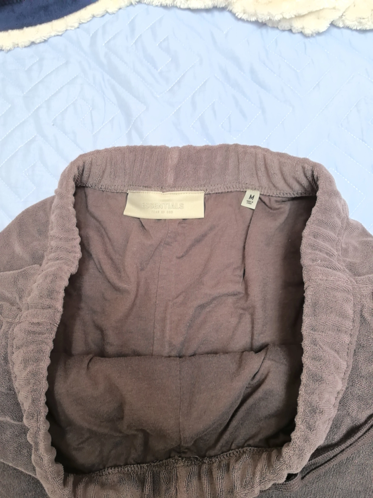 custom review-Fear Of God Essentials Drop2 SS23 Шорты Мужские Plum