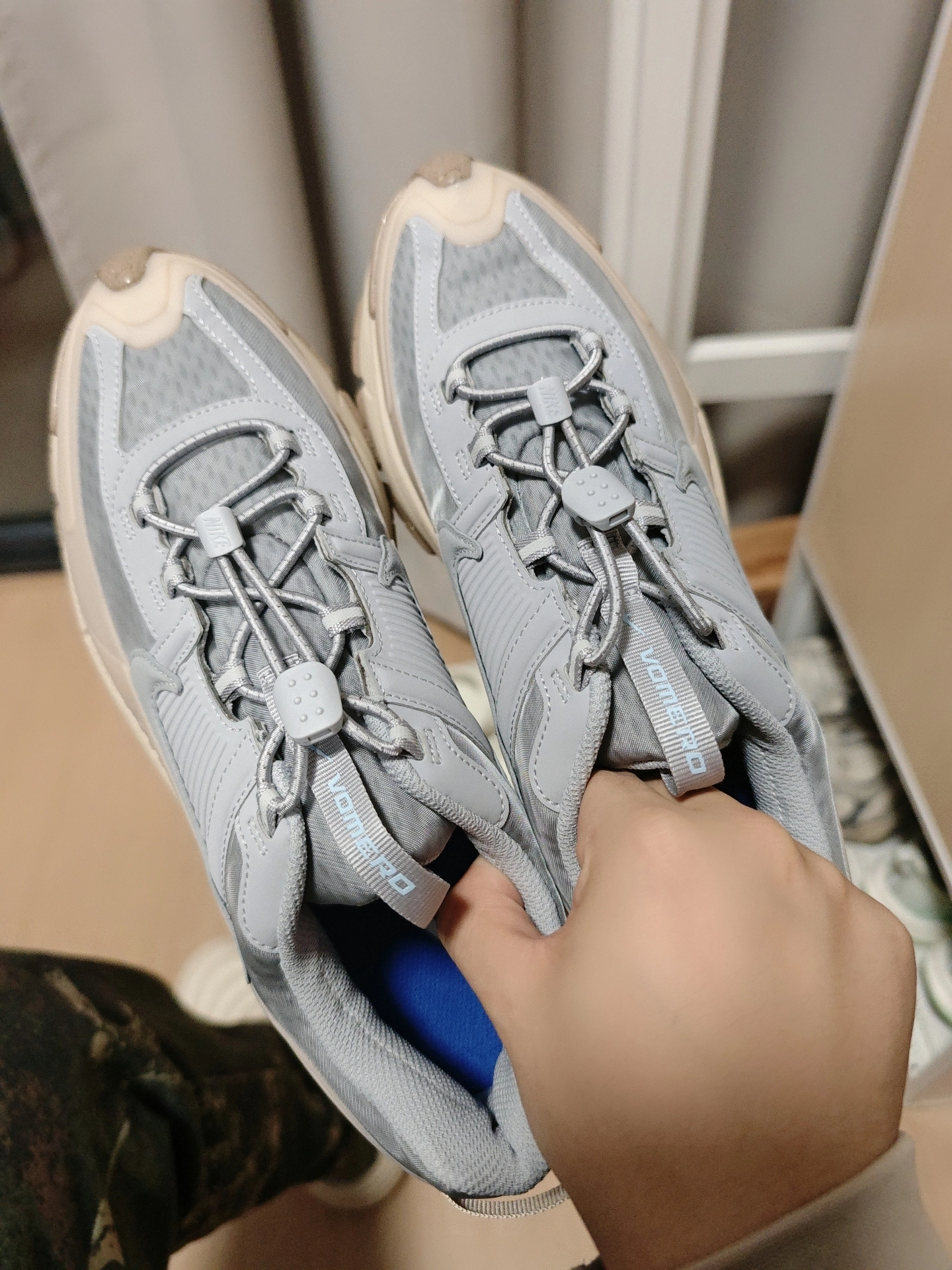 custom review-Nike ZOOM VOMERO ROAM Slip Устойчивый к истиранию Низкий Топ Повседневные Беговые кроссовки Мужские Серый Бежевый