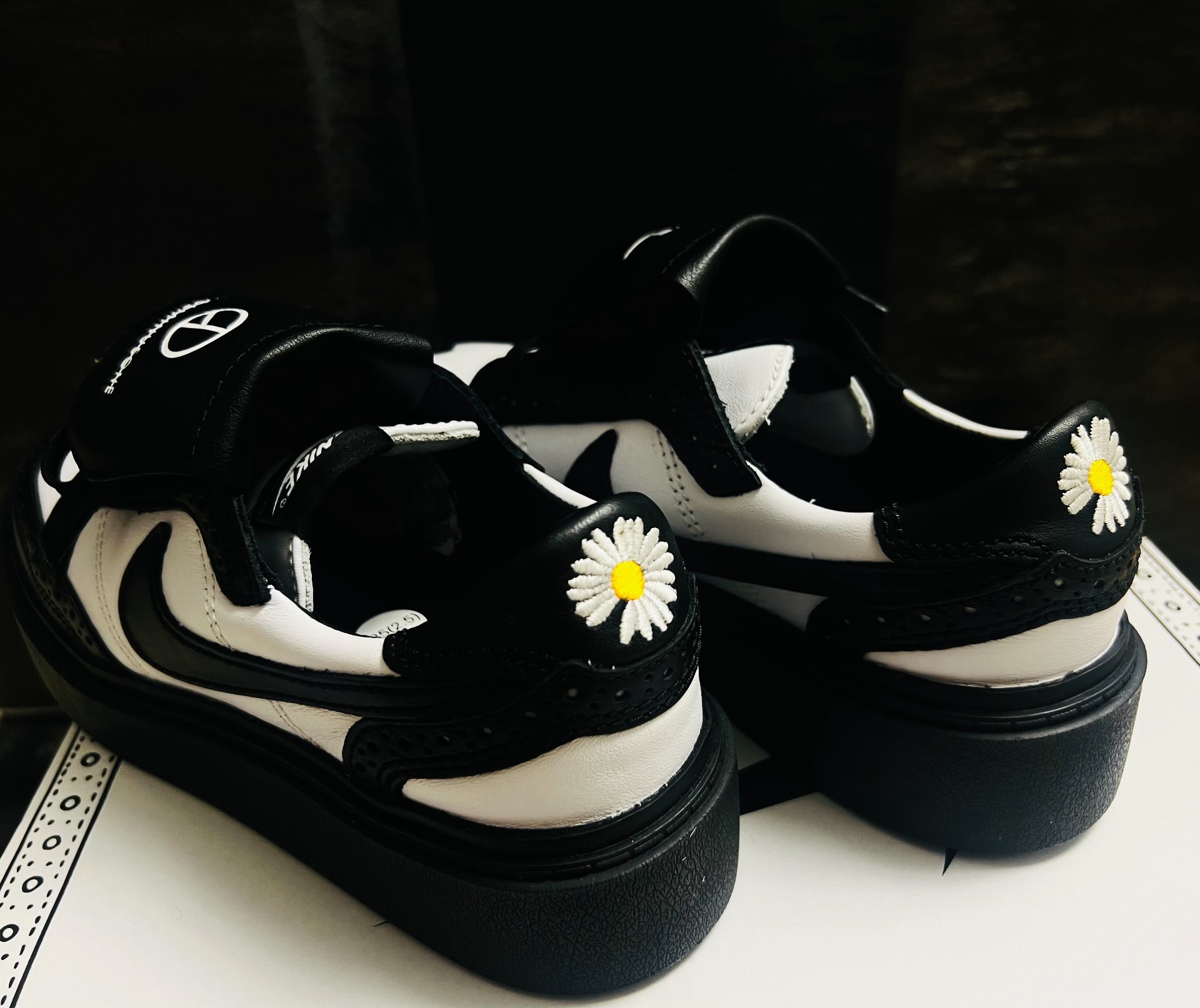 权志龙nike小雏菊