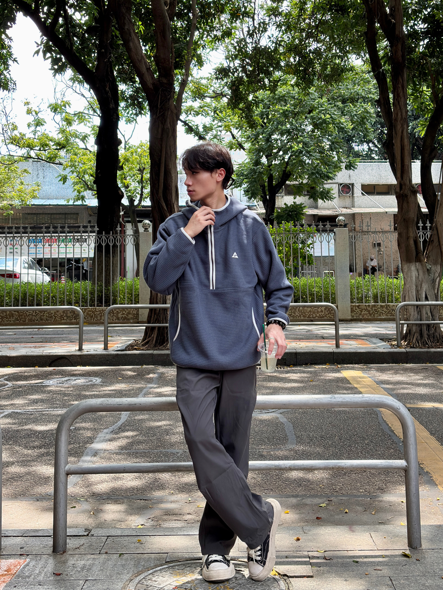 秋季连帽卫衣穿搭这样对了!