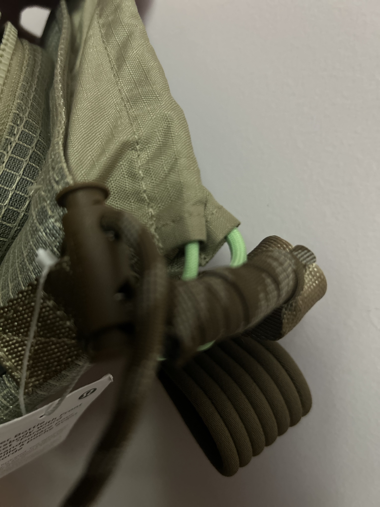 custom review-Lululemon Цветовые блоки Водяная бутылка Сумка через плечо Унисекс Цвет дуба Коричневый Мокко Лаймовый Желтый Зеленый